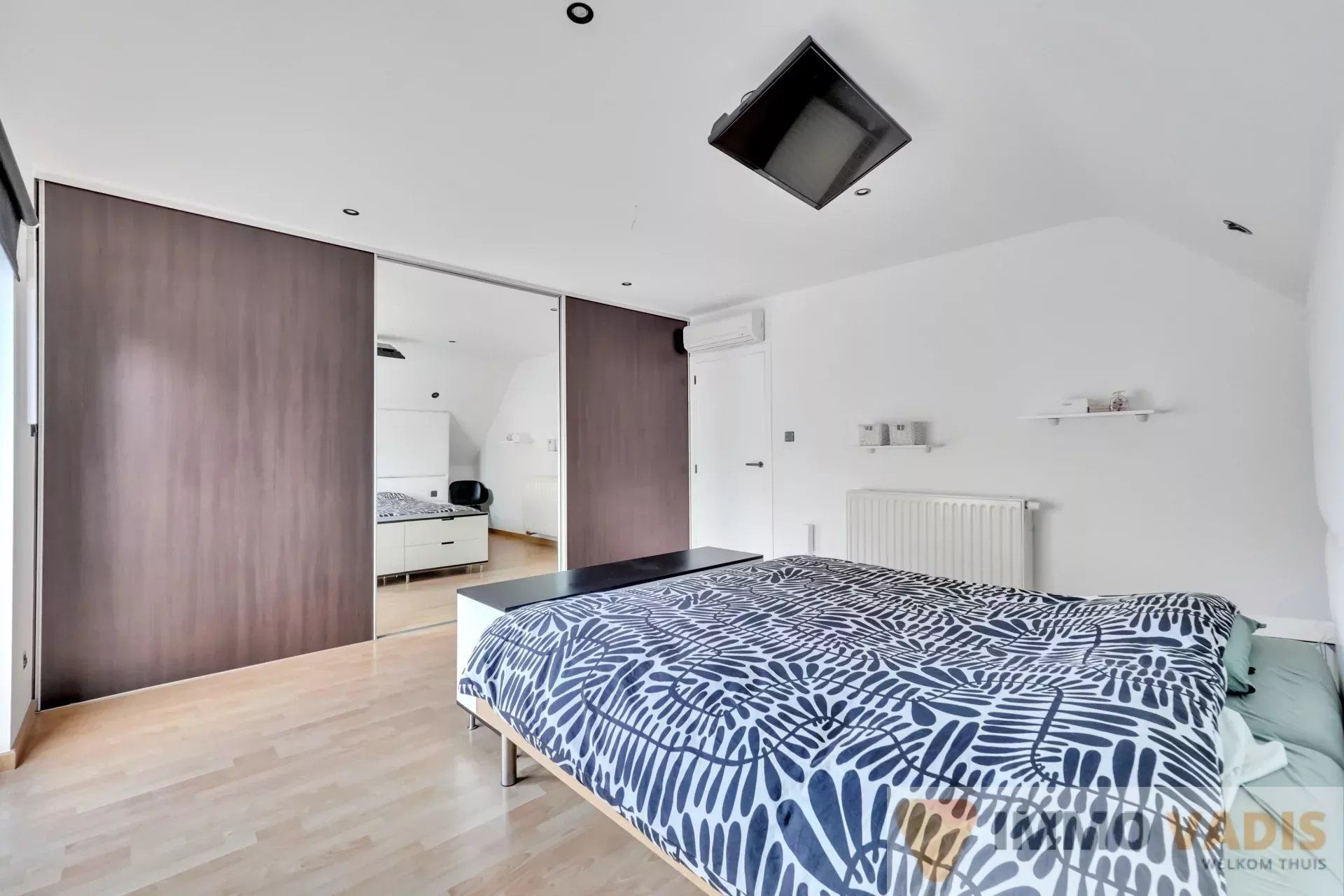 Ruime luxewoning met zwembad foto 15