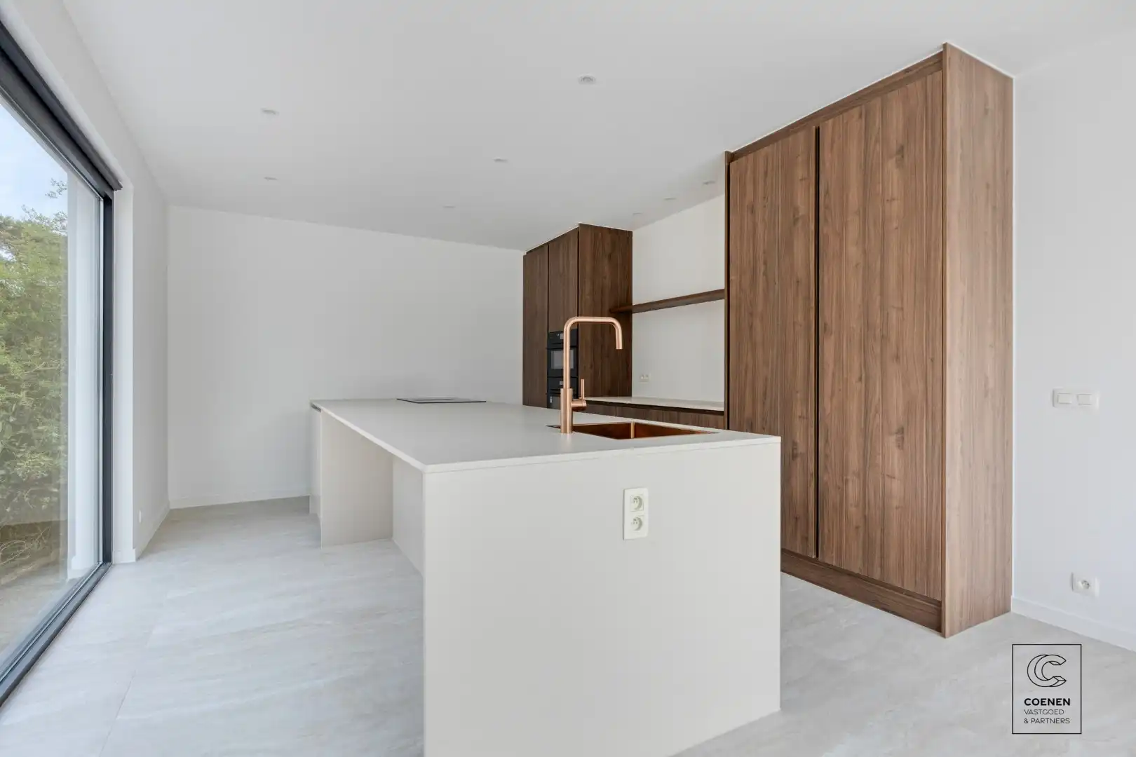 Prachtig gerenoveerde woning met 4 slpk, 2 badkamer en riante tuin op een toplocatie te Rijmenam! foto 8