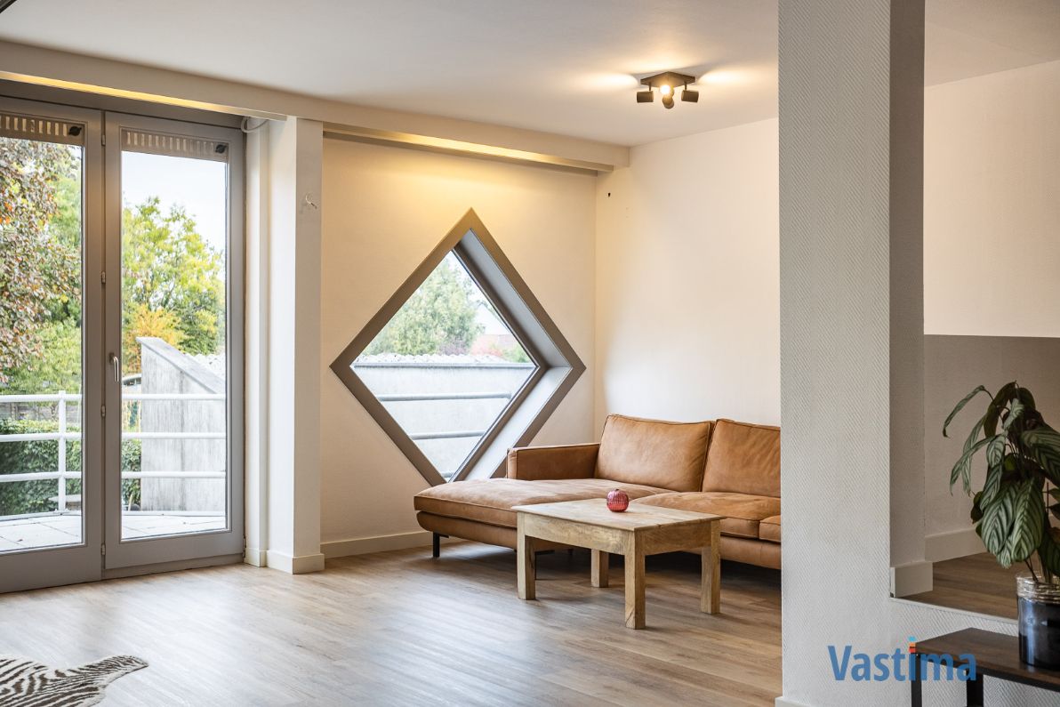Instapklare architectenwoning met 4 slaapkamers, tuin en garage nabij centrum Erembodegem foto 4