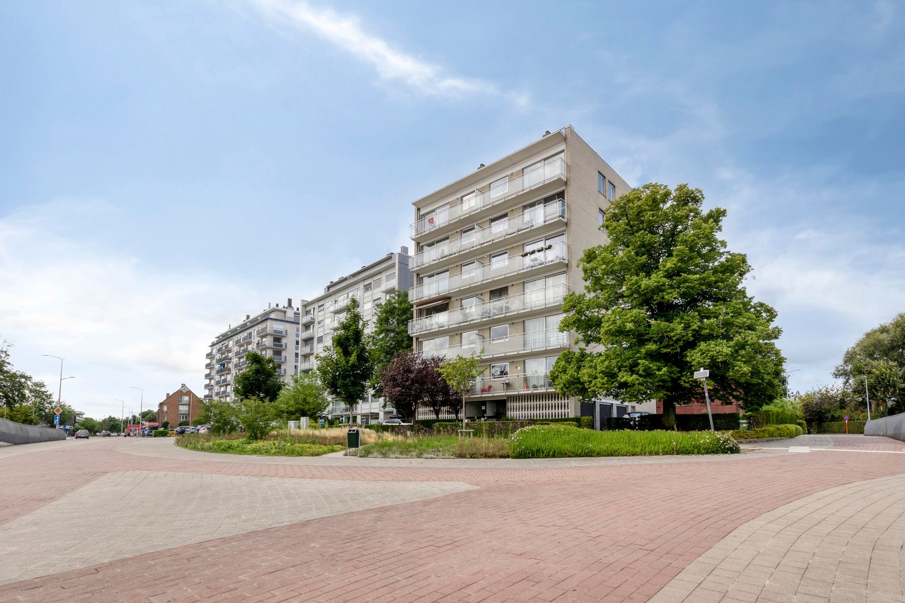 Centraal gelegen gerenoveerd appartement | Station Brugge foto 4