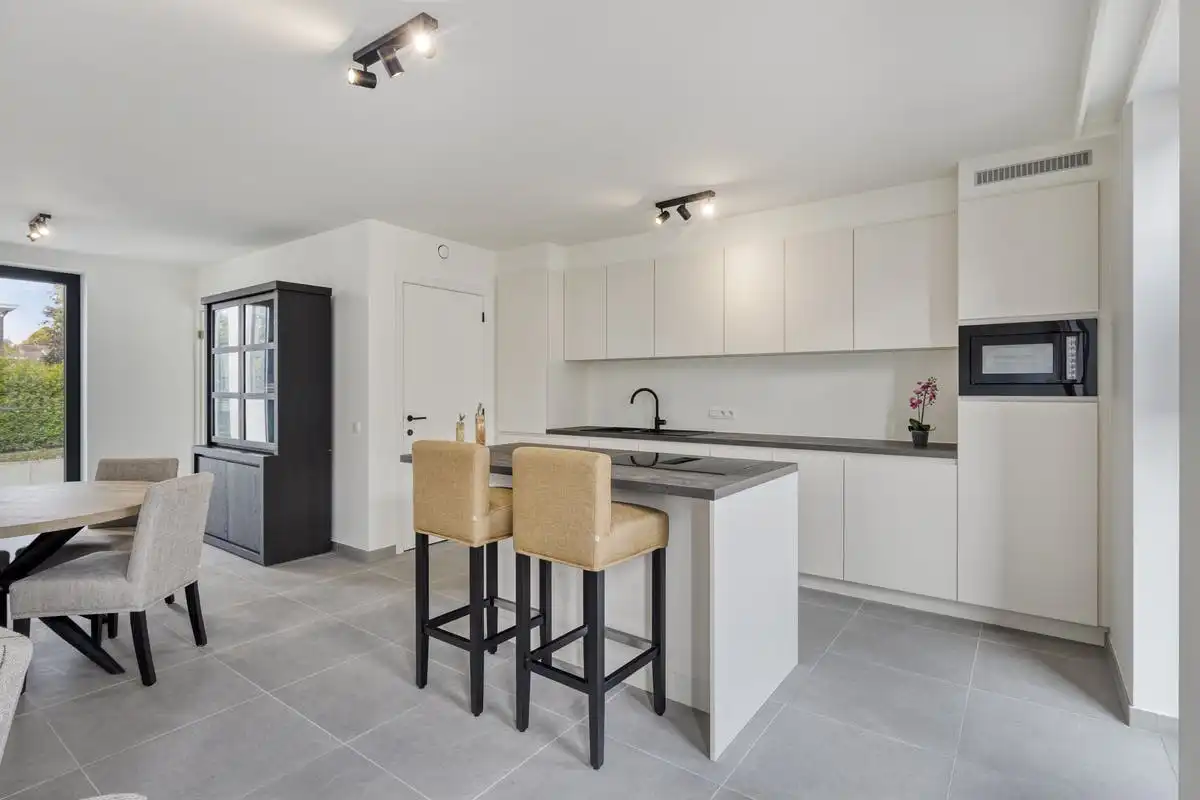 Kwalitatief en ruim nieuwbouwappartement (110m²) in Beselare  foto 8