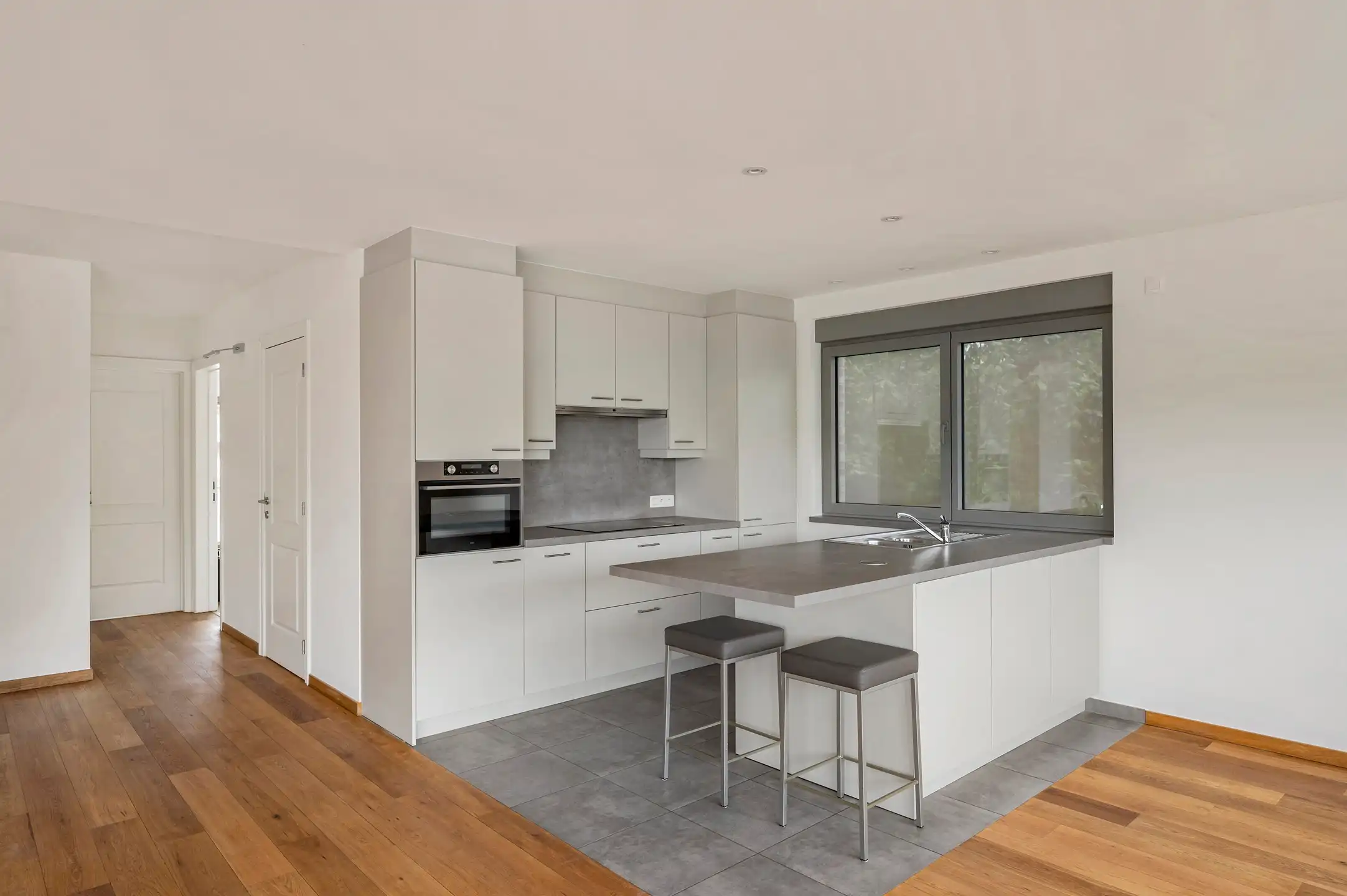 Stijlvol 2-slaapkamerappartement met 2 terrassen, private tuin, staanplaats en berging in hartje Heide foto 10