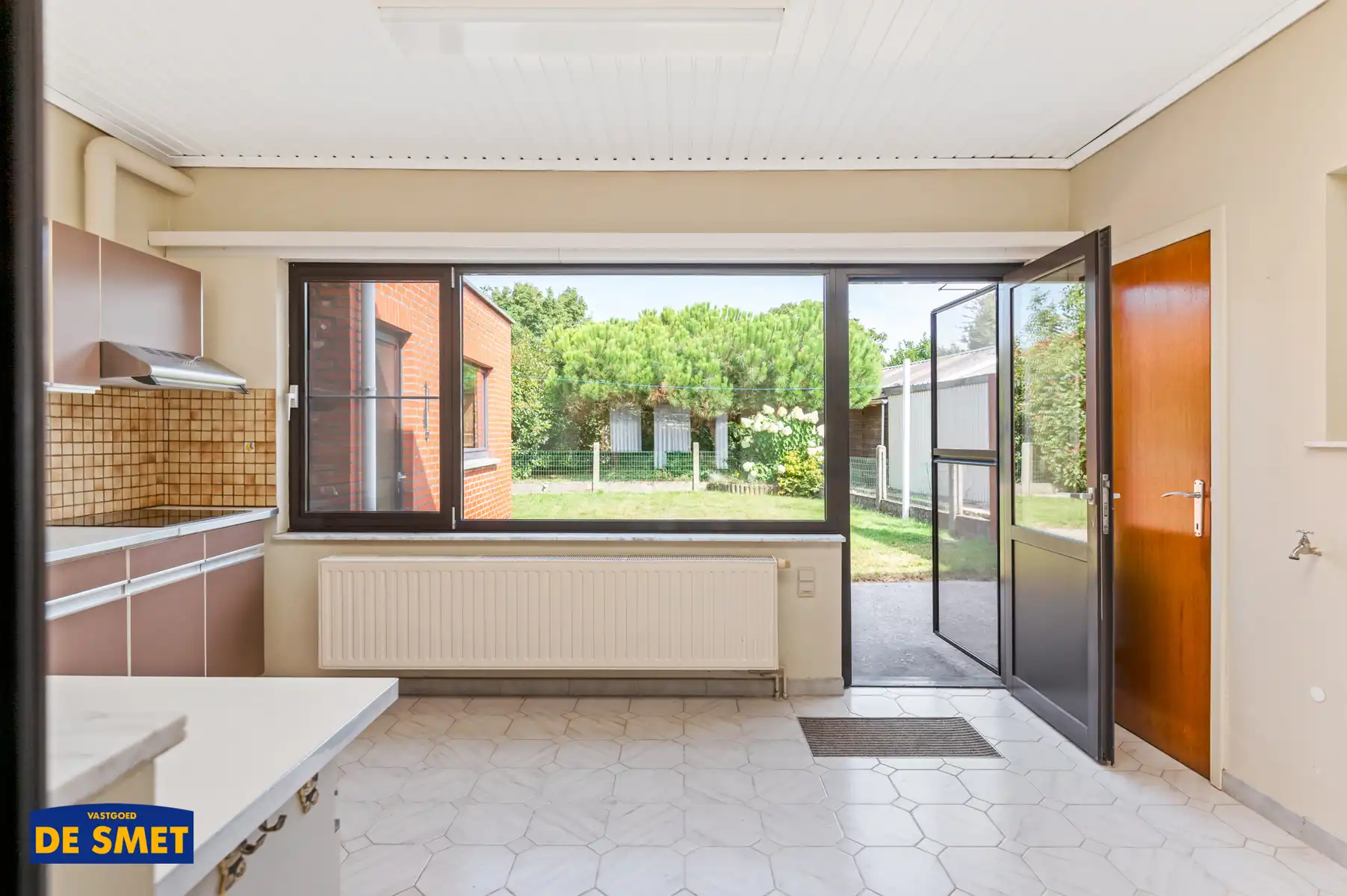 Te renoveren woonst met open groen zicht achteraan foto 8