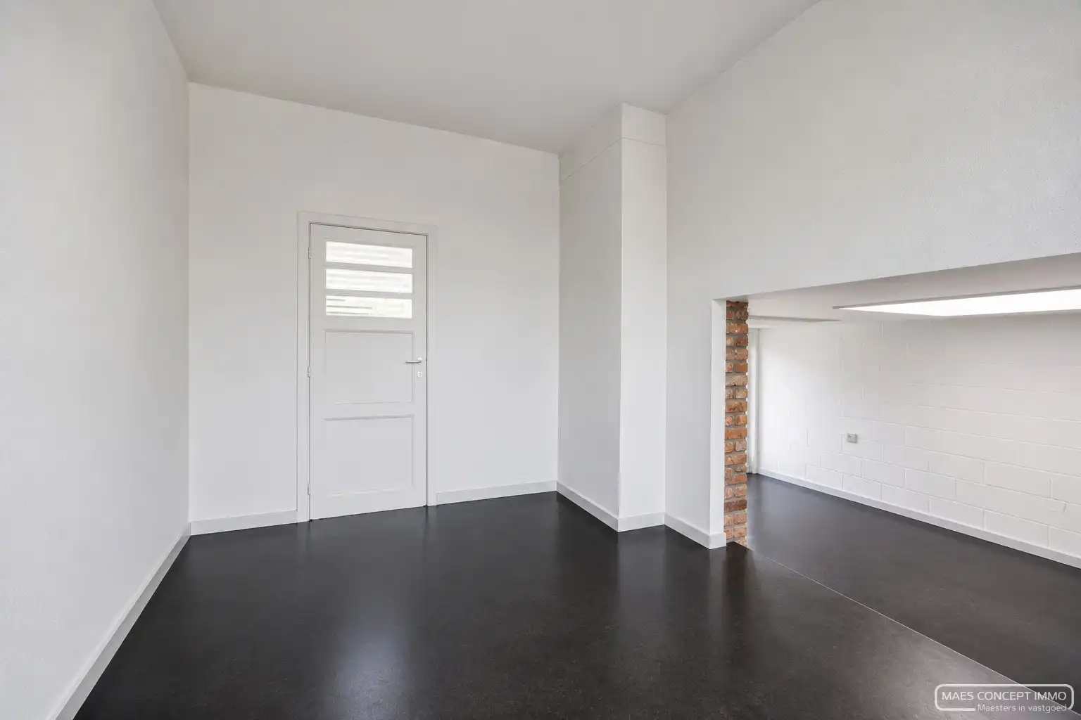 Unieke woning met atelier/ruime garage te koop in Waregem foto 9