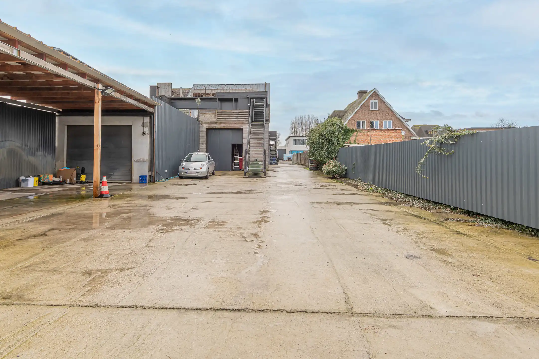 Handelspand van 285 m² met parking op toplocatie foto 15