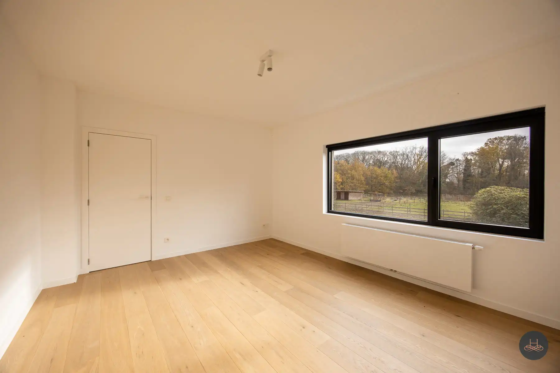 In het groen gelegen imposante vernieuwbouw  foto 14