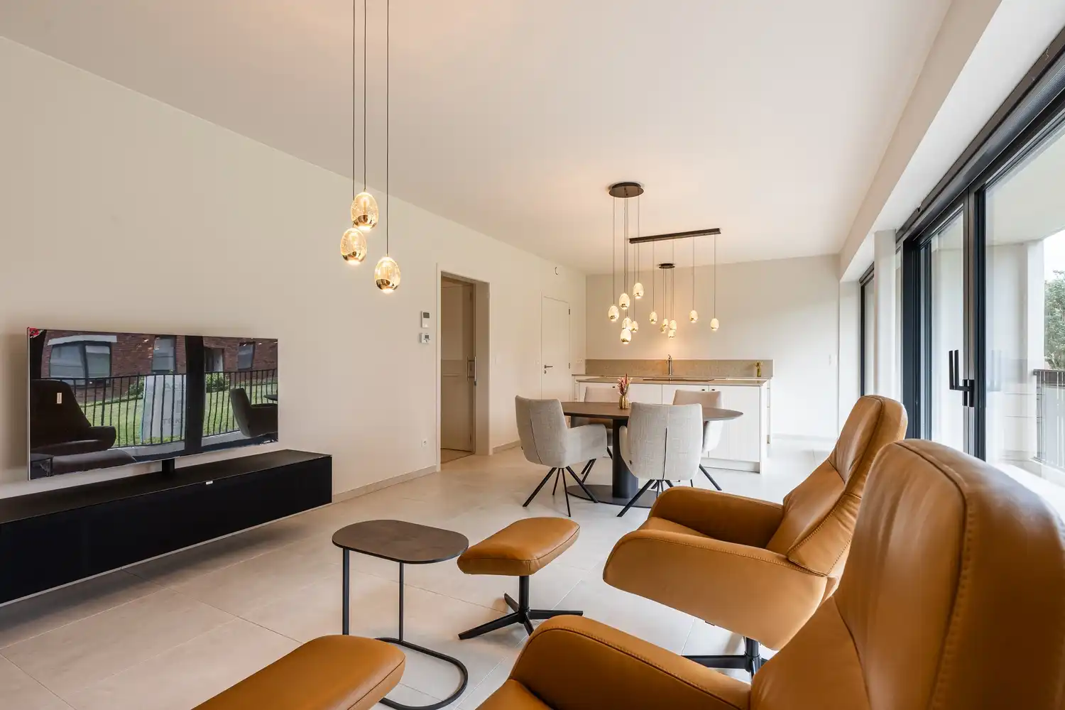 Hoogwaardig afgewerkt appartement met garage en ruim terras foto 4