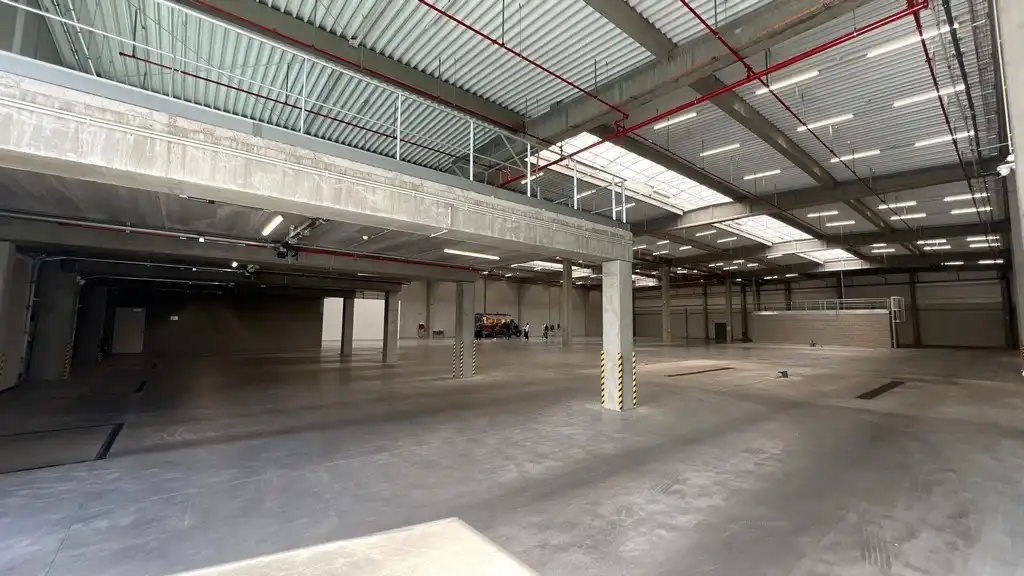 Loods met buitenopslag te huur vlakbij afrit E17 in Sint-Niklaas foto 13