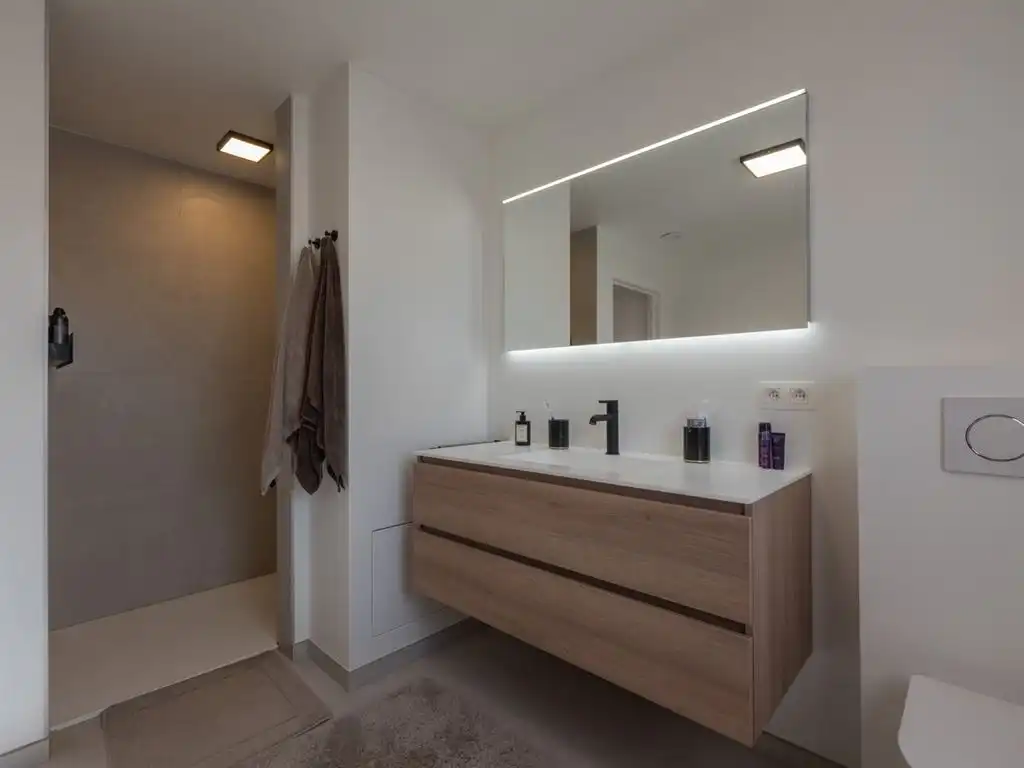 Halfvrijstaande stijlvolle nieuwbouwwoning met landelijke uitstraling foto 21