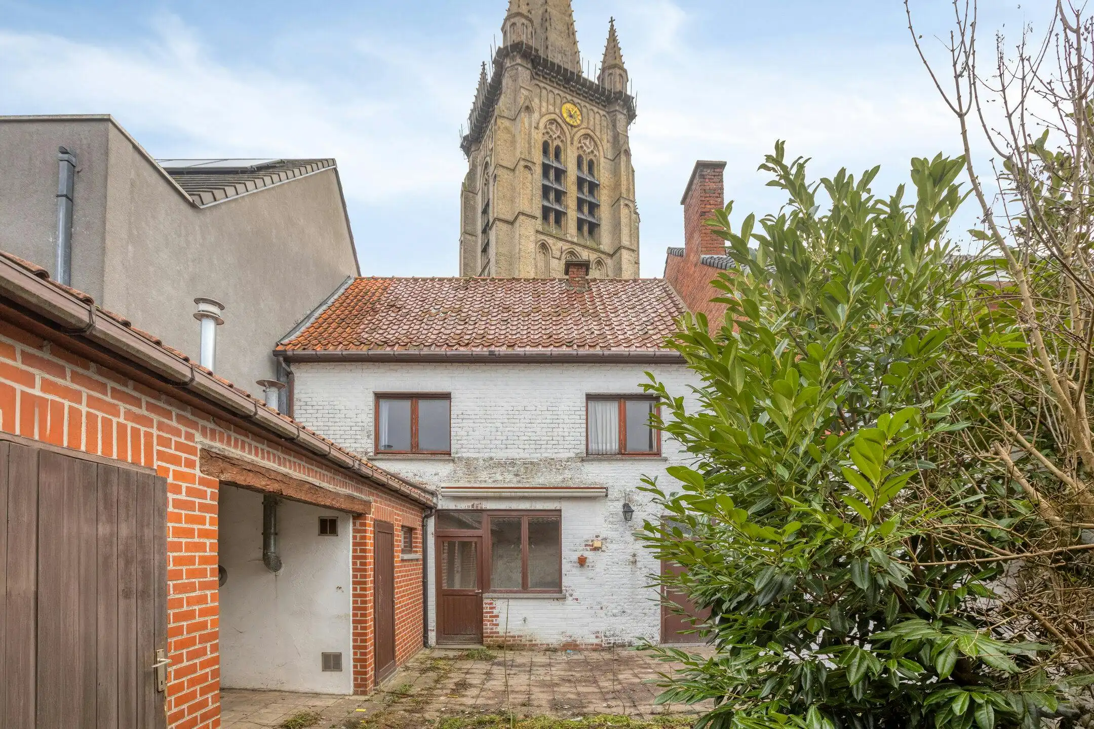 Volledig op te frissen huis in hartje Poperinge foto 13