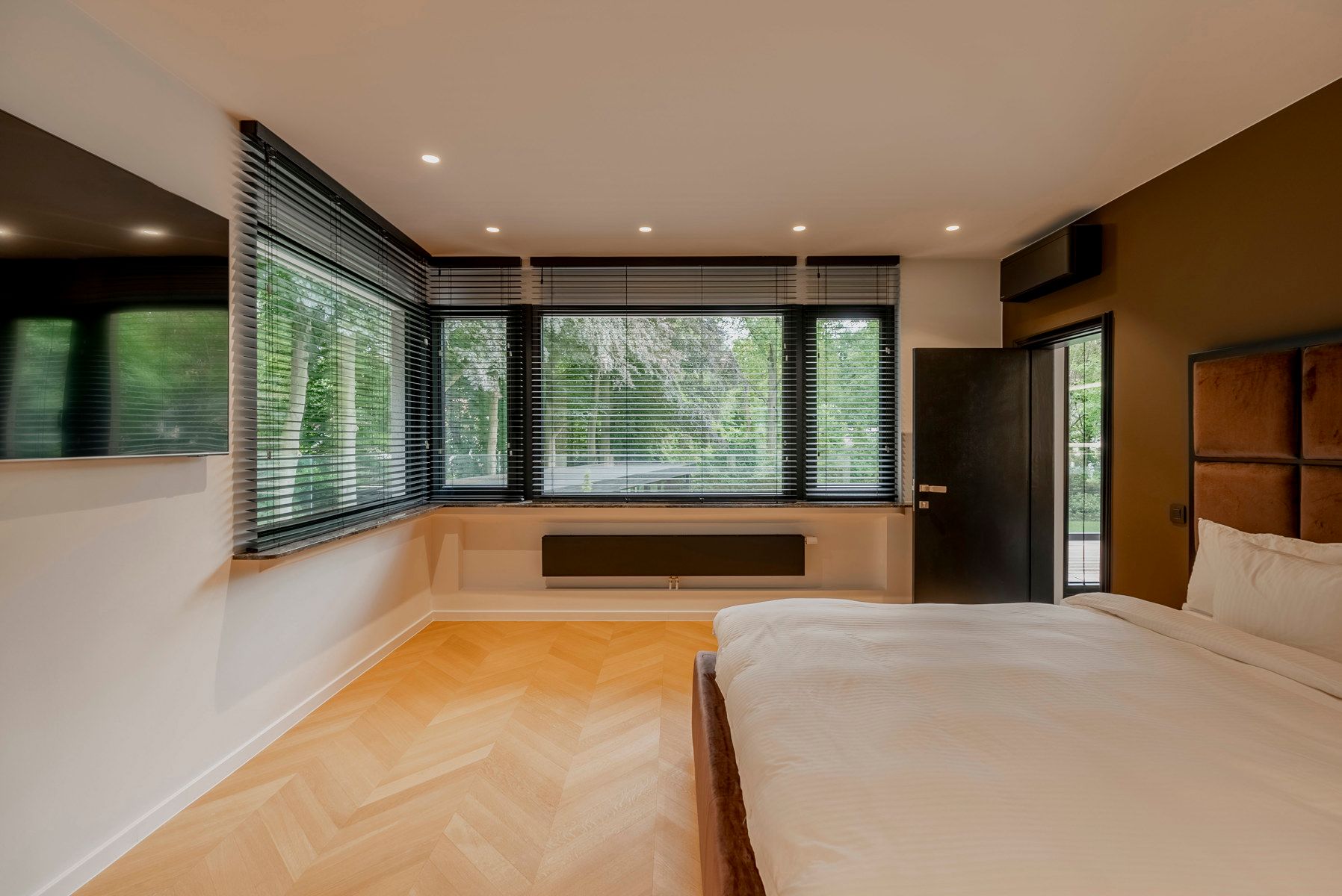 Royale art-nouveauvilla op ca. 4162 m² in Schotenhof. foto 12
