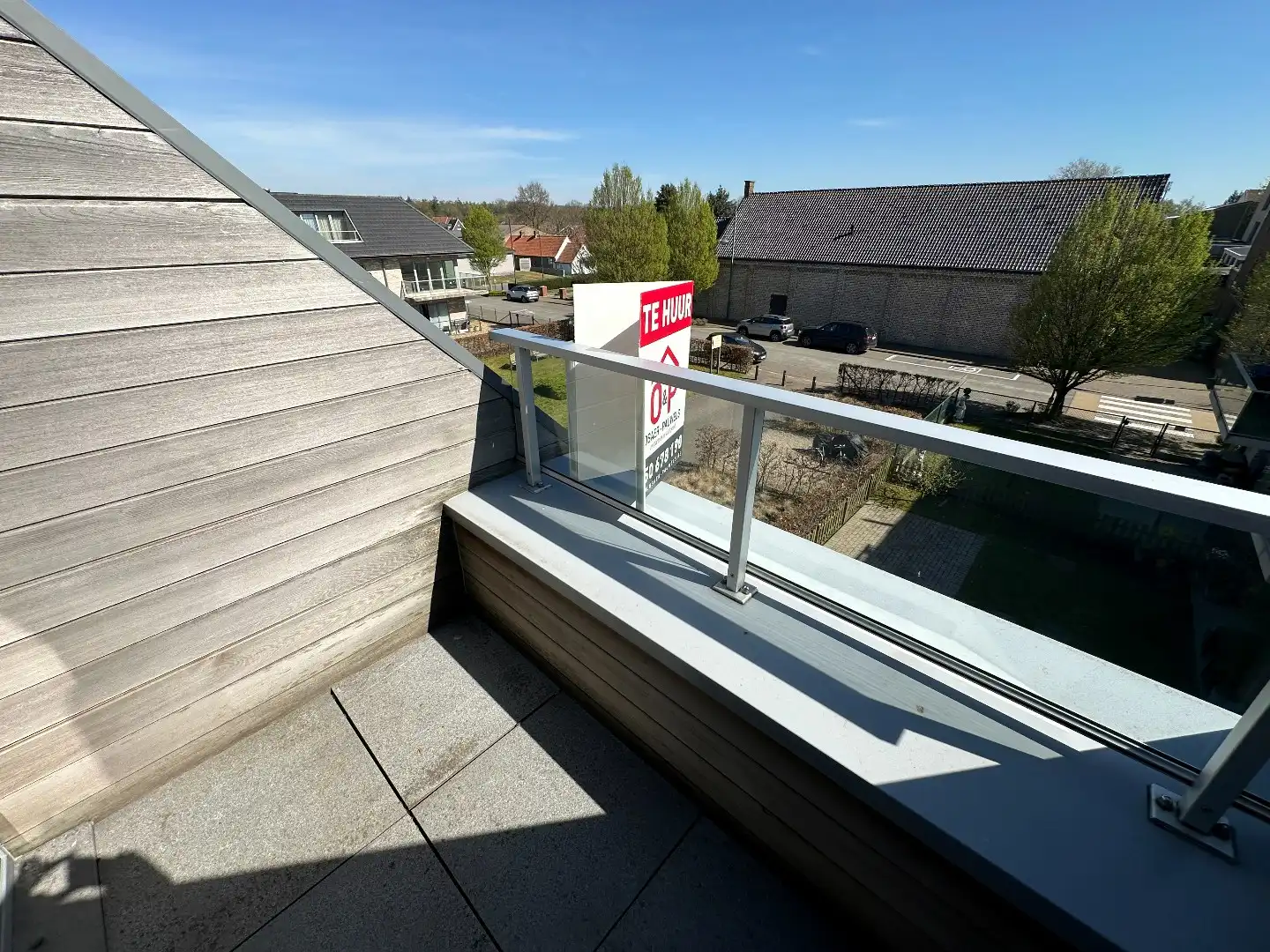 Instapklaar 2-slp appartement met terras én garage, Torhout Wijnendale foto 23