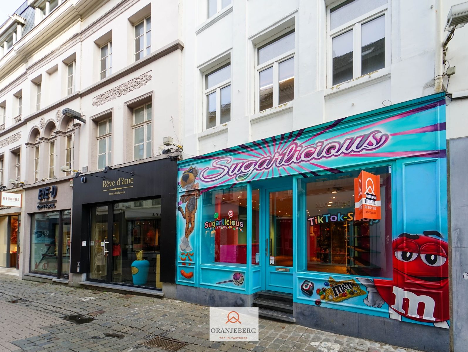 Winkelruimte in een van de meest begeerde winkelstraatjes van Gent foto {{pictureIndex}}