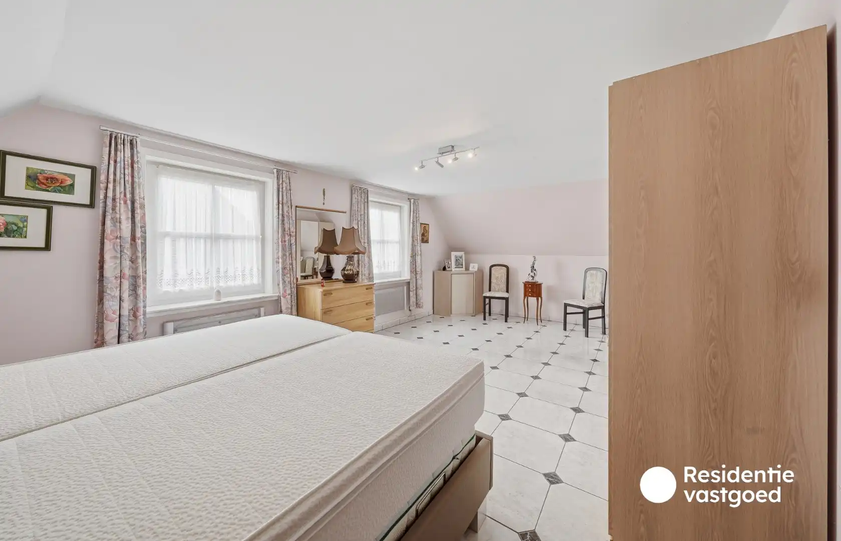 Ruime open bebouwing met 3 slaapkamers en prachtige veranda in Oudenburg foto 16