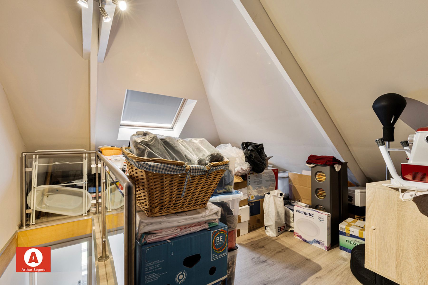 Instapklare woning mét ruime afzonderlijke garage (30 m²). foto 17