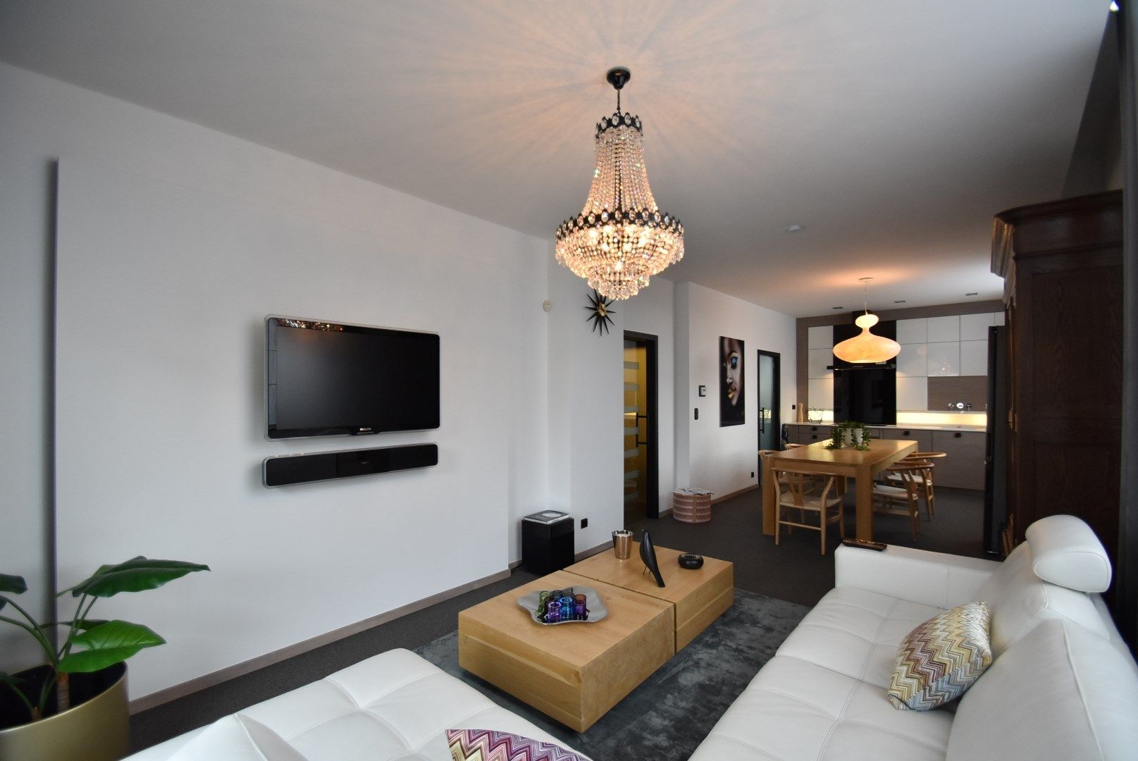 Knap gelijkvloersappartement met ruim terras en carport  foto 2