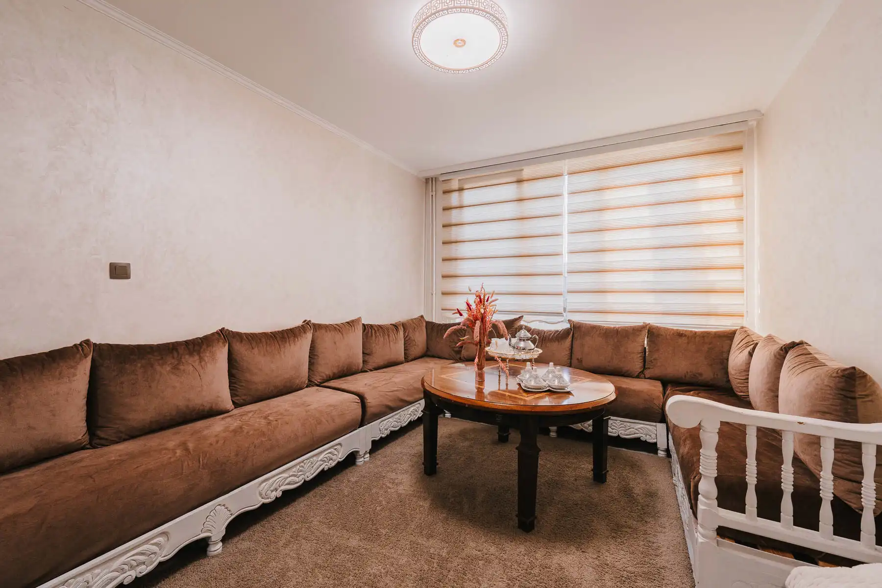 Verrassend ruime woning met sfeervolle leefruimte foto 3