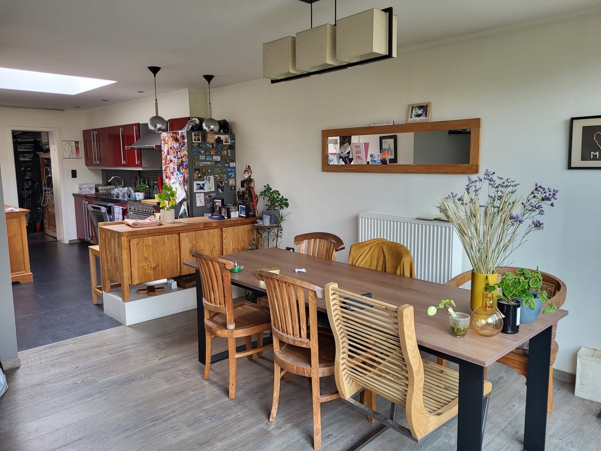 Hoofdfoto van de publicatie: Verrassende woning met leuke tuin en grote garage nabij centrum Kapellen!