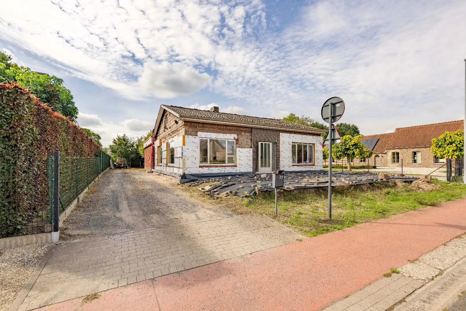 Hoofdfoto van de publicatie: CASCO WONING MET 4 SLAAPKAMERS OP 1.544 m² IN KRUISEM