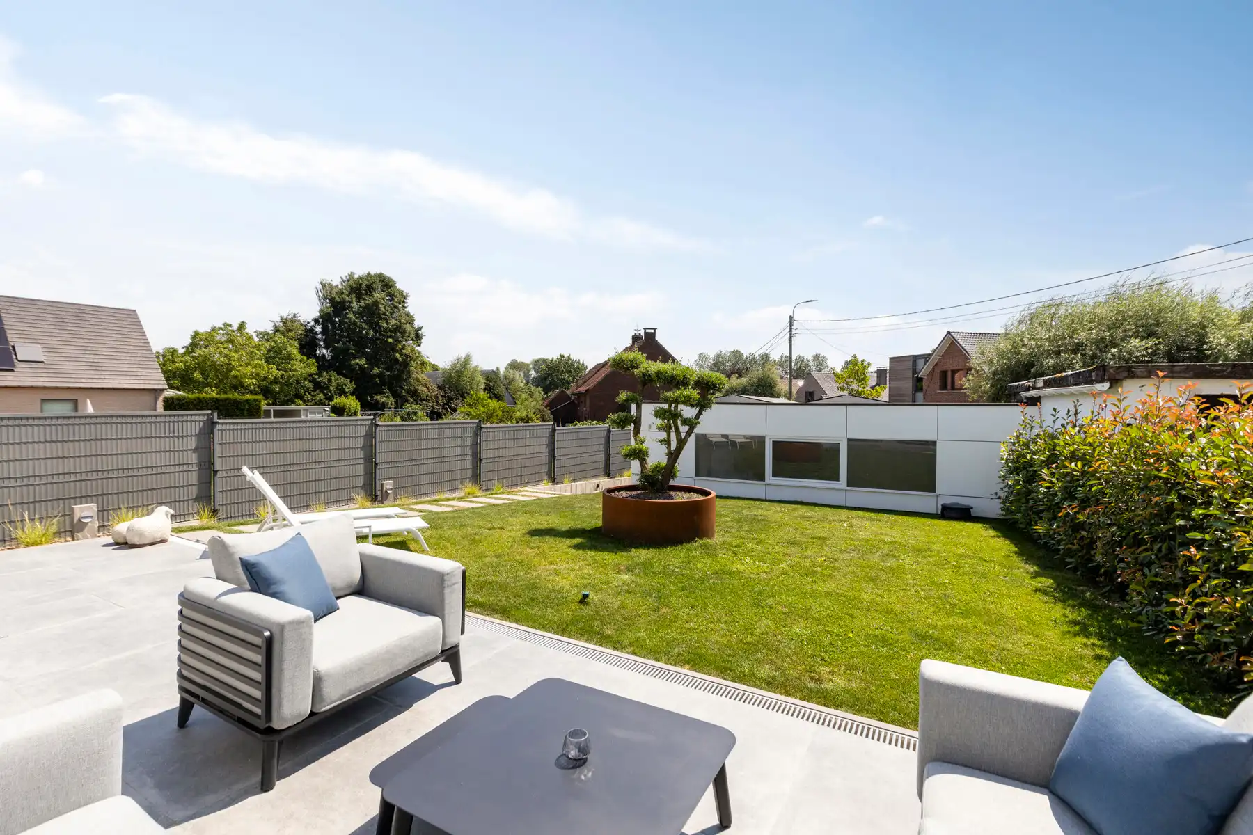 Charmante villa op toplocatie met ruime garage foto 4