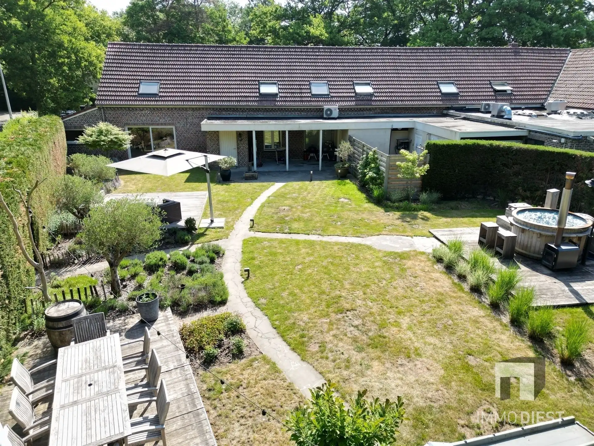 Brasserie - restaurant - feestzaal - privéwoonst foto 52