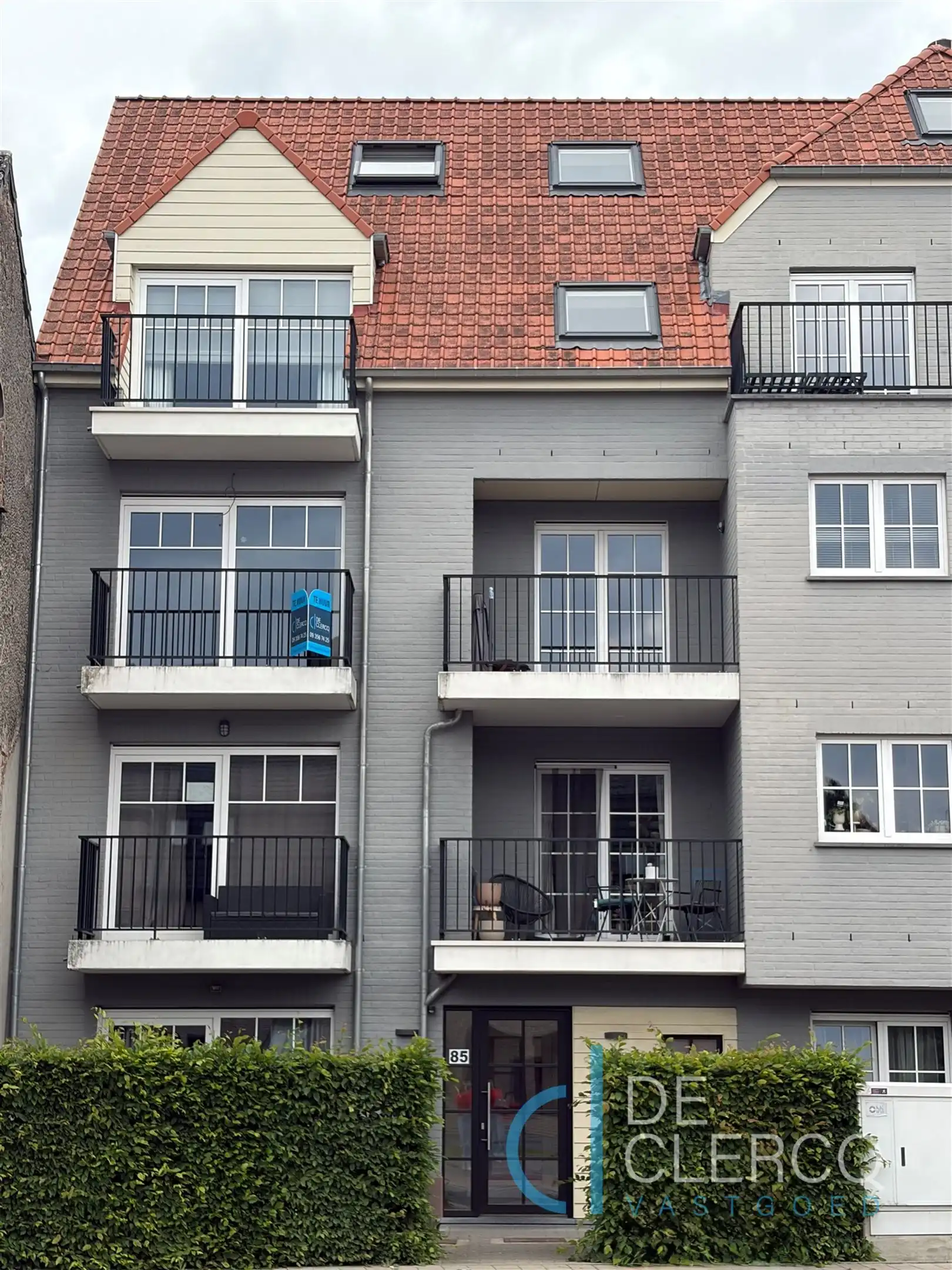 Ruim appartement met staanplaats te huur in Lochristi!  foto {{pictureIndex}}
