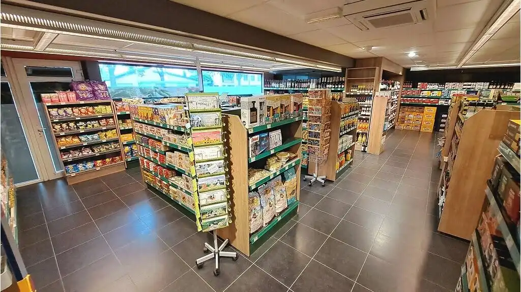 Overname instapklare buurtwinkel 400 m2 in Sint-Michiels Brugge foto 2