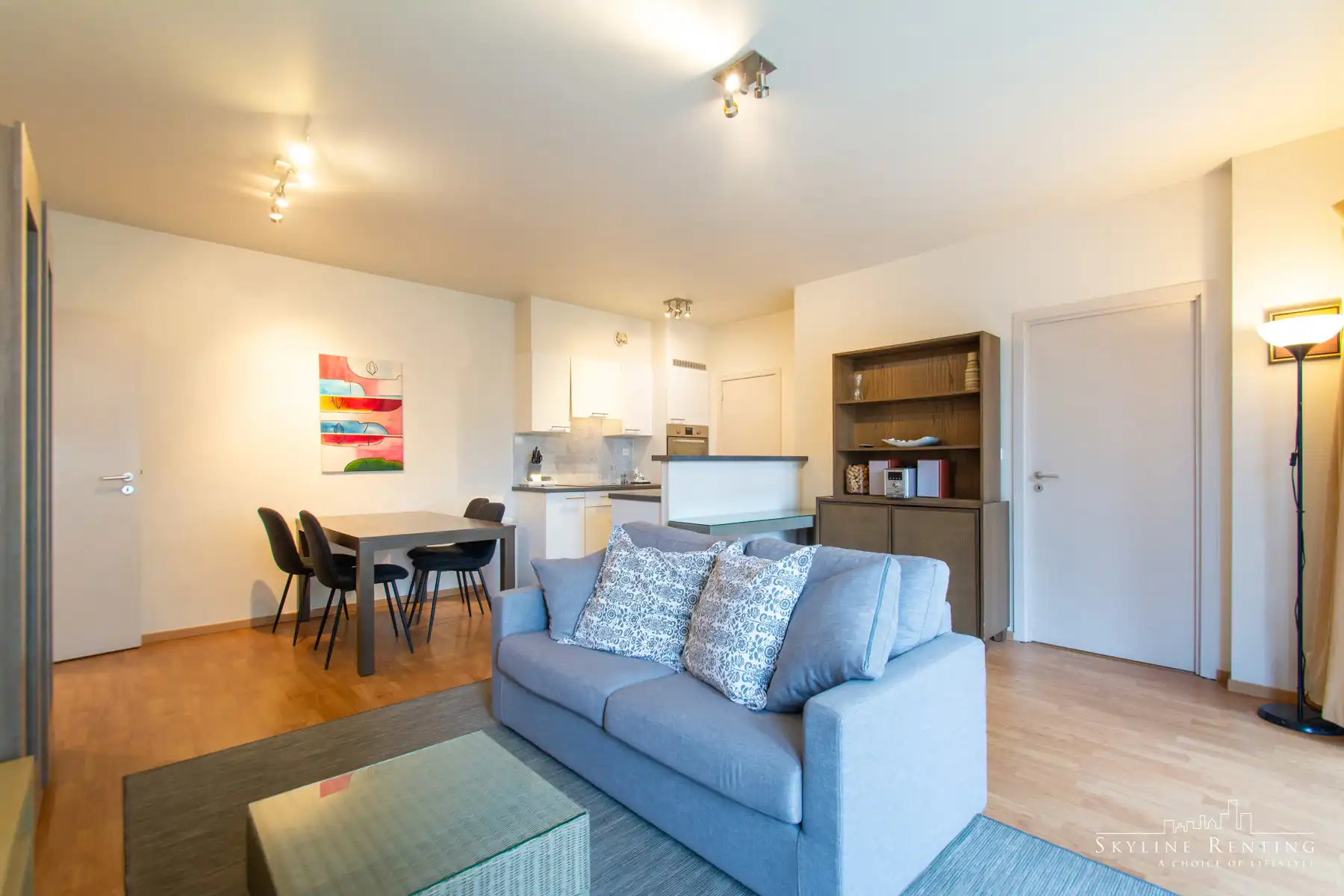 Prachtig gemeubeld appartement met 2 KAMERS + 2 badkamers foto 3