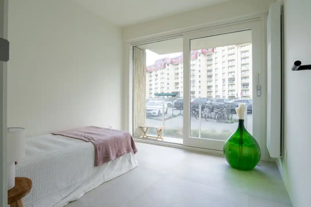 Prachtig gerenoveerd 3 - slaapkamerappartement foto 12