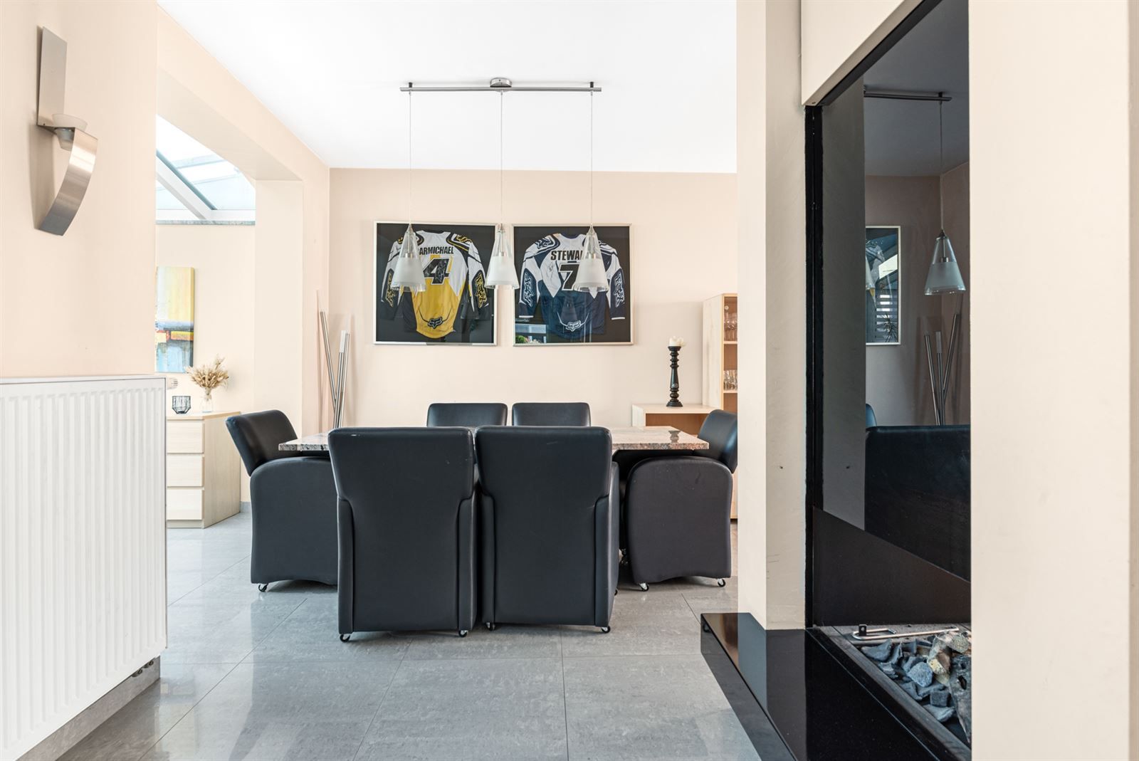 Volledig instapklare woning met bijgebouw foto 3