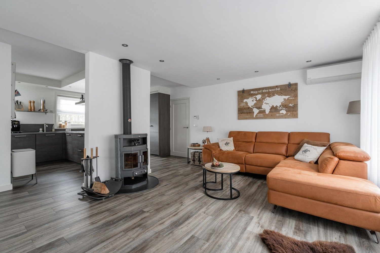 Vrijstaande woning met prachtig uitzicht op weilanden, rustige ligging nabij de Nederlandse grens! foto 11