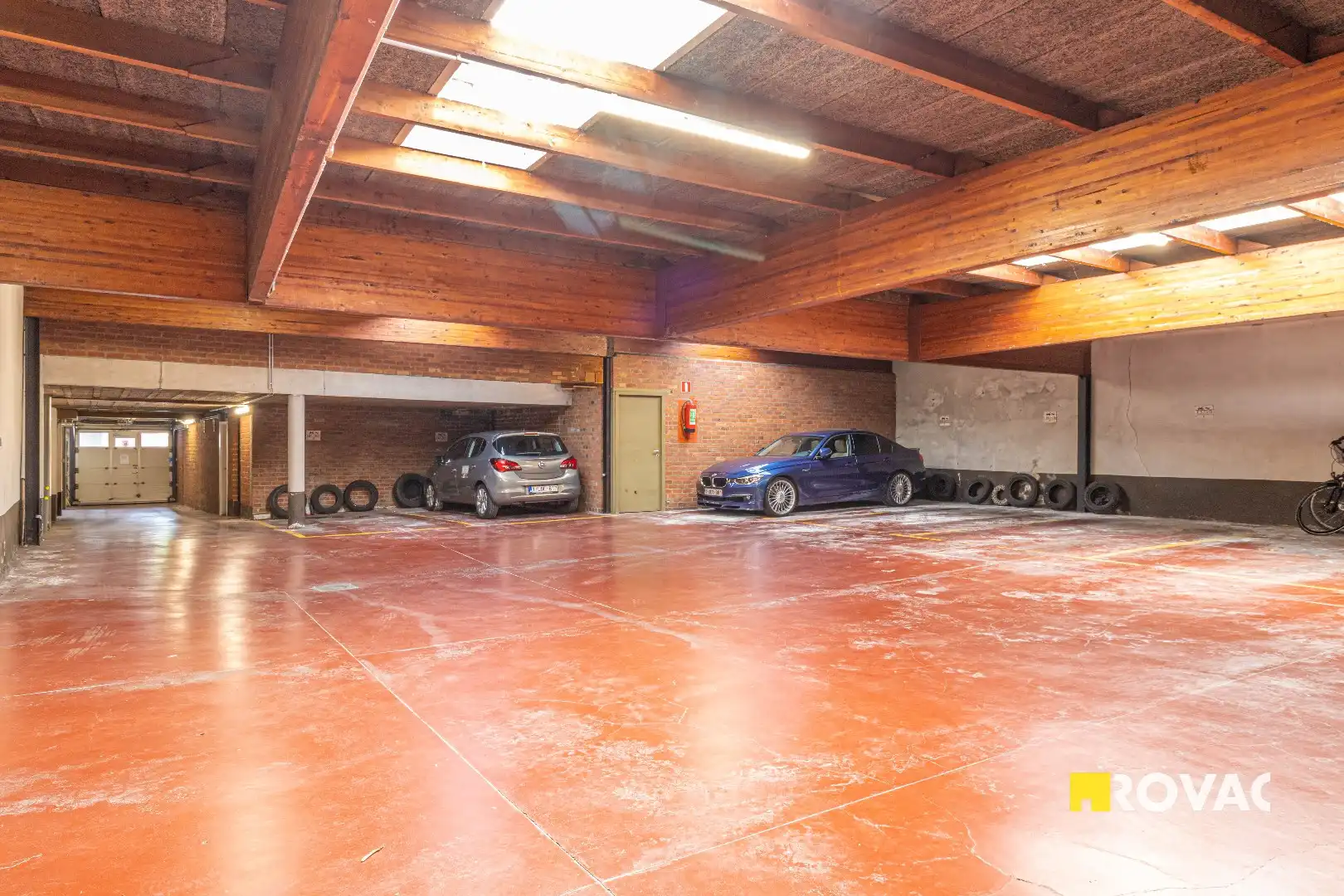 Centraal gelegen appartement met staanplaats en berging! foto 12