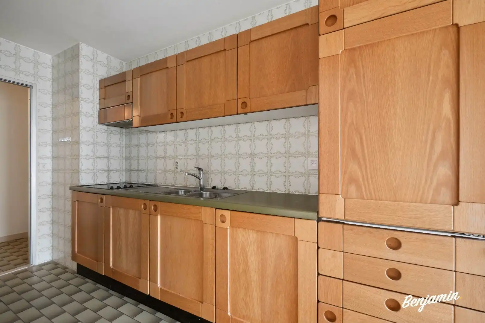 Instapklaar appartement met 2 slaapkamers, balkon en berging op centrale ligging in Oostende foto 4