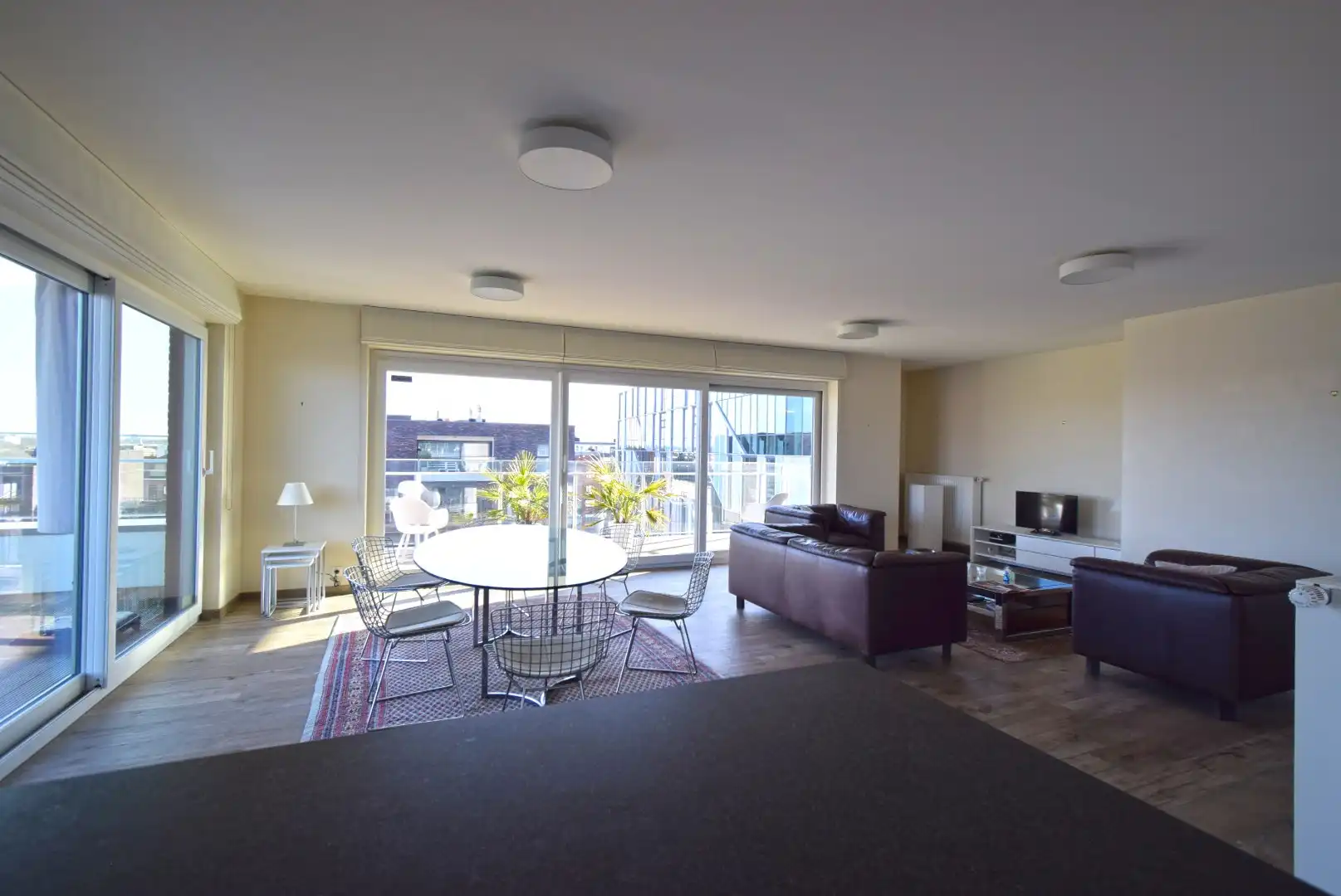 PRACHTIG APPARTEMENT MET 2 GROTE TERRASSEN & GARAGE foto 3
