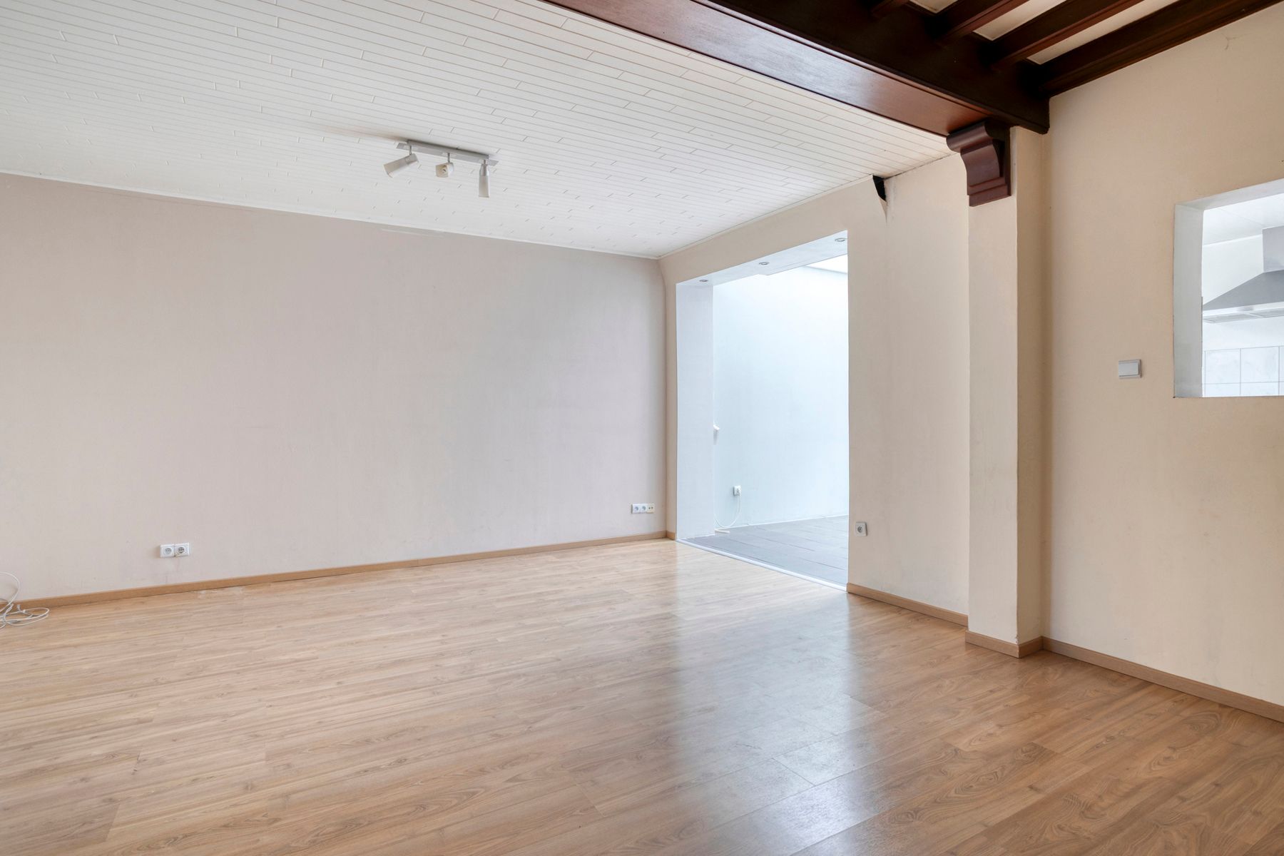 Instapklare woning met tuin en garage ! foto 9