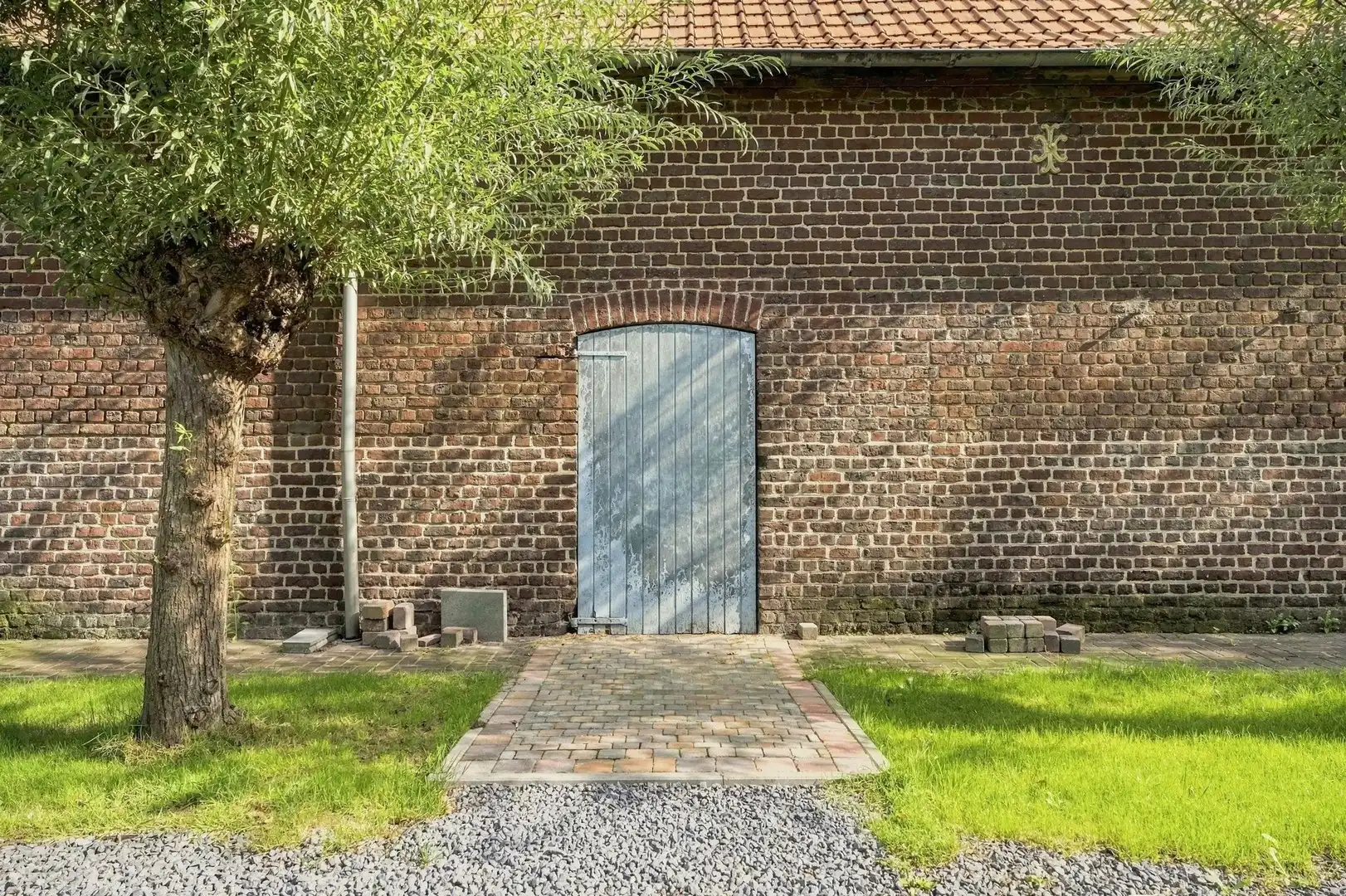 Karaktervol interbellum huis met bijgebouw én bouwgrond op 7.782 m² foto 7
