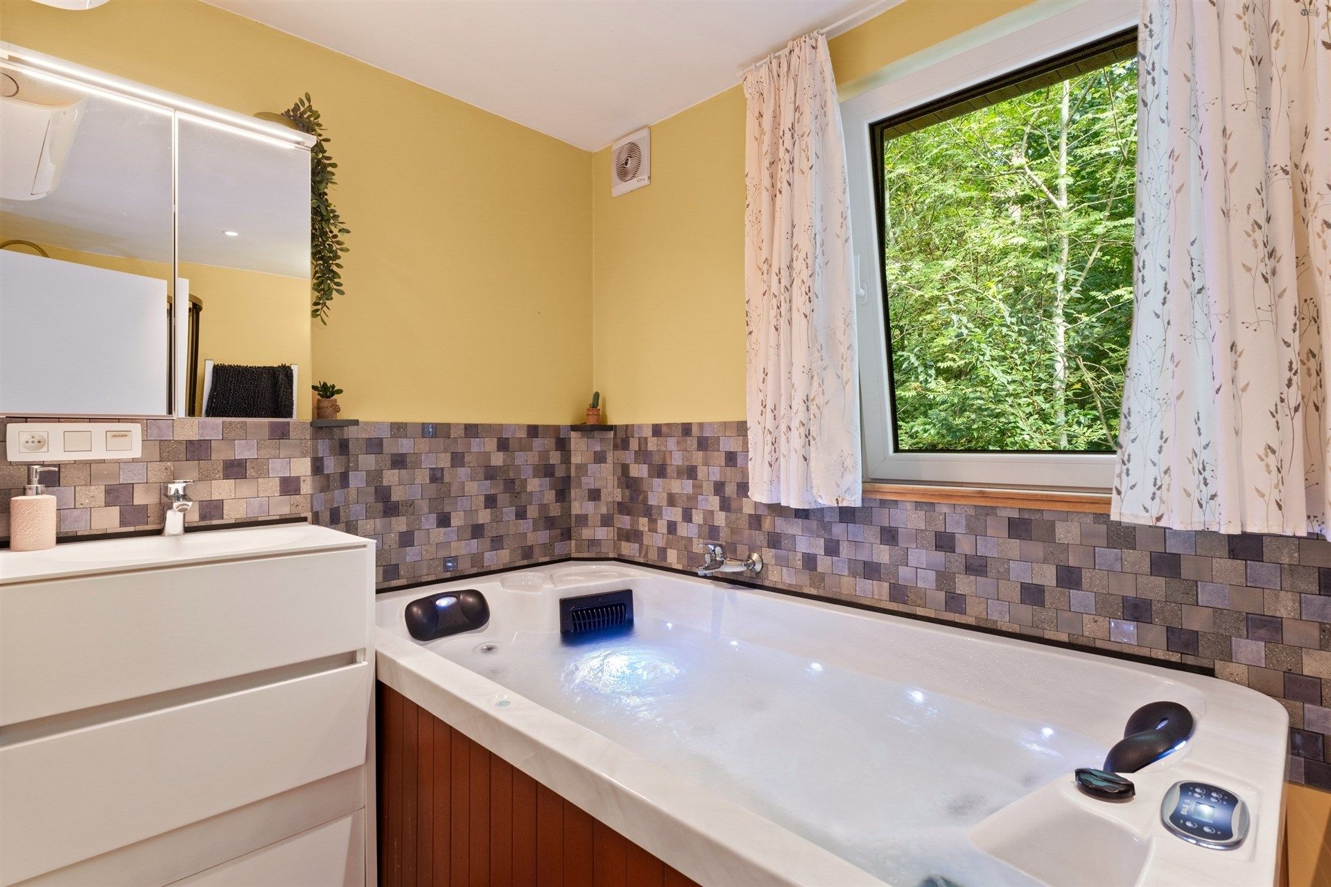 Fantastisch gelegen nieuwbouwchalet foto 16