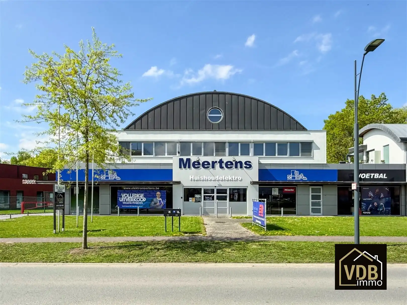 COMMERCIEEL PAND MET PENTHOUSE OP TOP LOCATIE foto 7