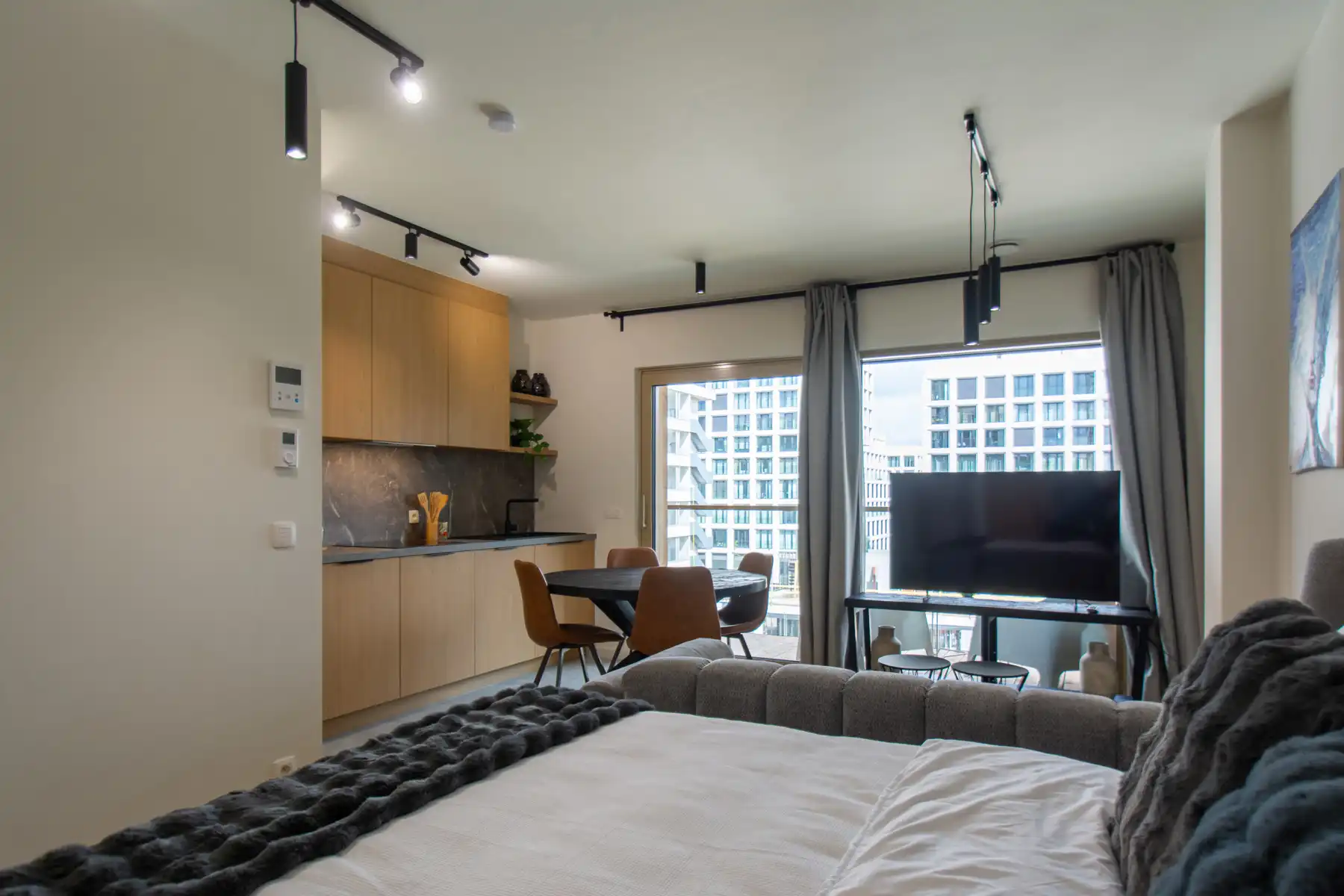 Gemeubelde studio met mooi terrras (Nieuw Zuid) foto 10
