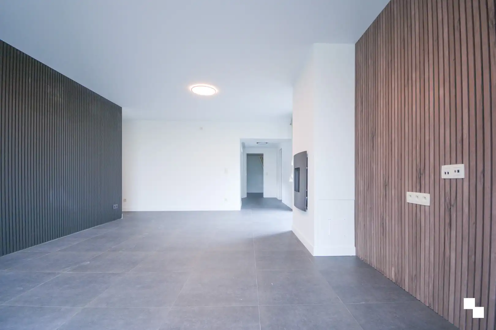 Volledig gerenoveerde alleenstaande woning met tuin, terras en garage in Hooglede. foto 5