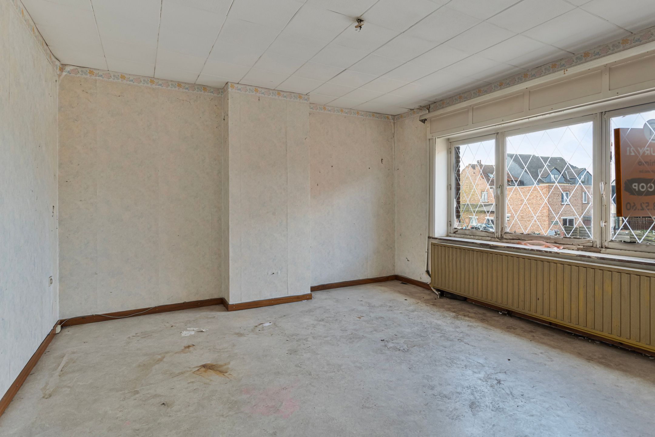 Ruime, te renoveren woning op toplocatie foto 6