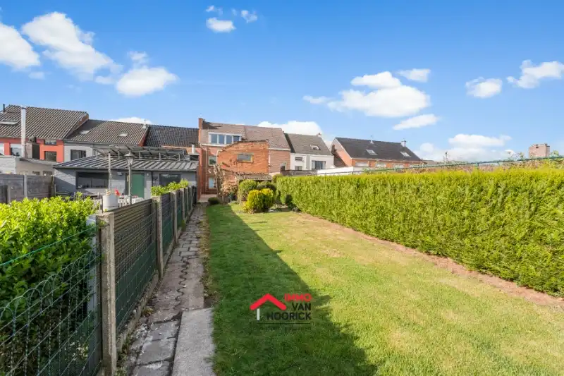 Ruime woning 3 slaapkamers - tuin op 360m² foto 2