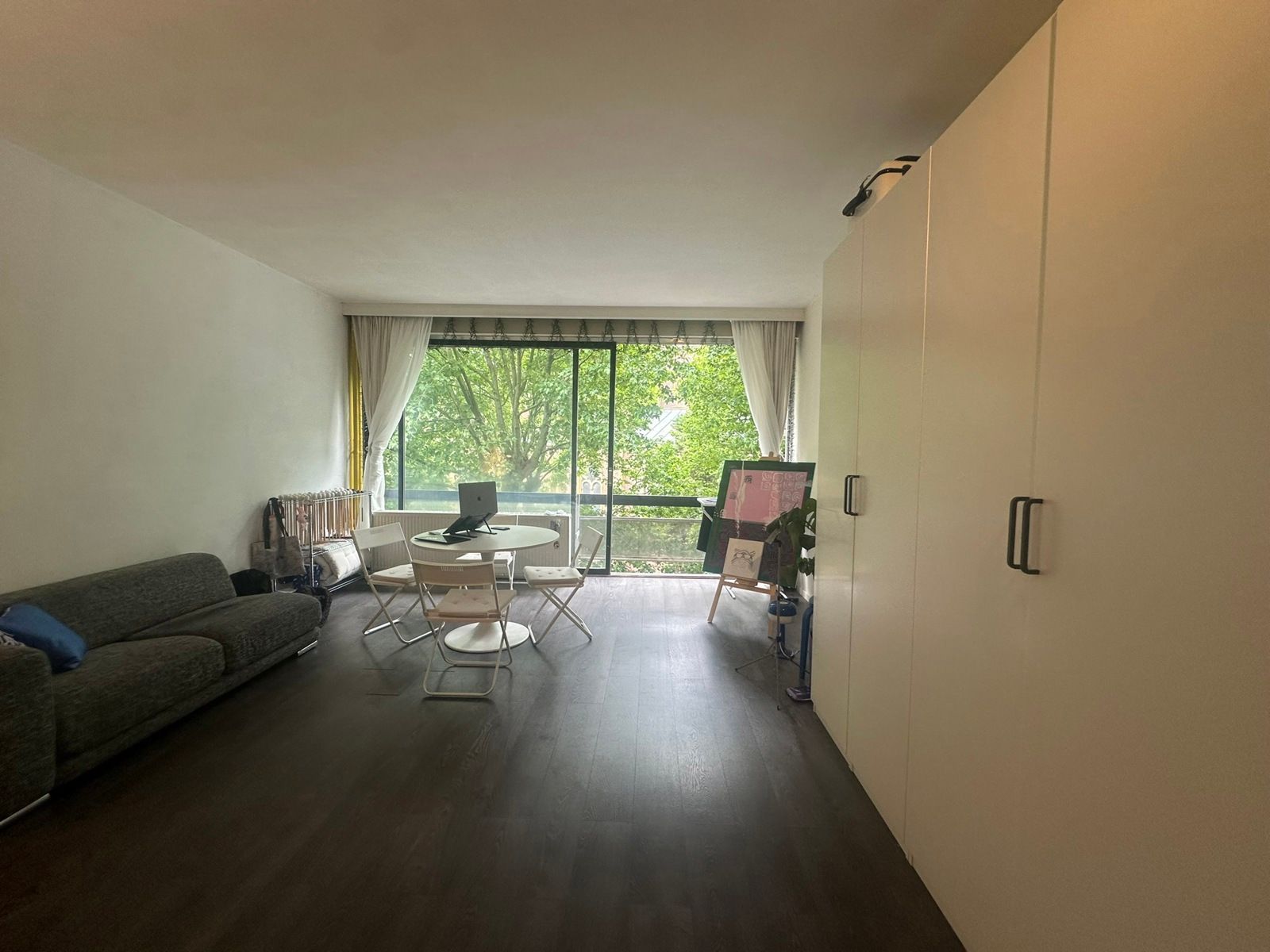 Ruime studio (56m²) met prachtig uitzicht aan het stadspark foto 11