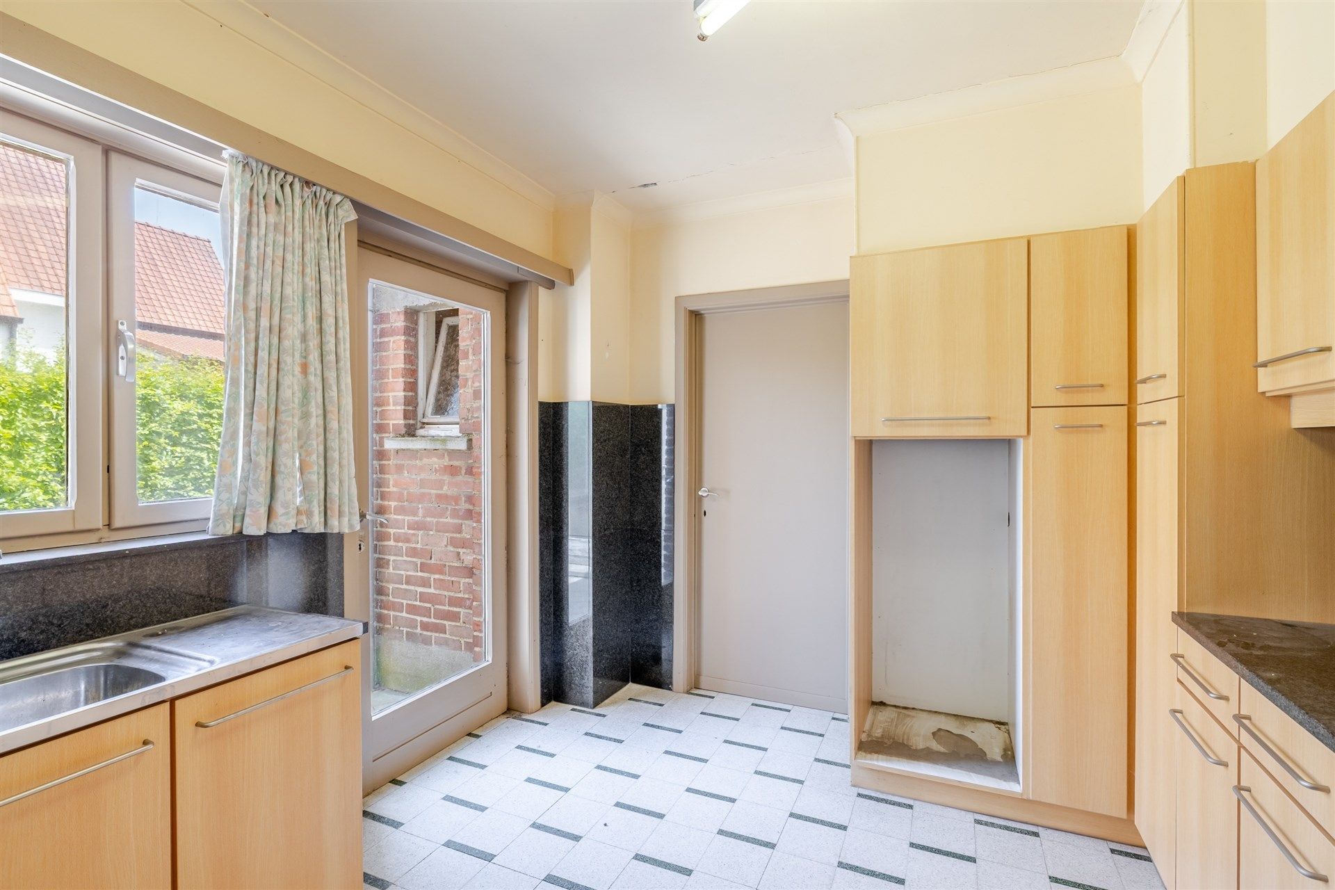 Halfopen renovatiewoning met  verdere mogelijkheden in centrum Wetteren foto 7