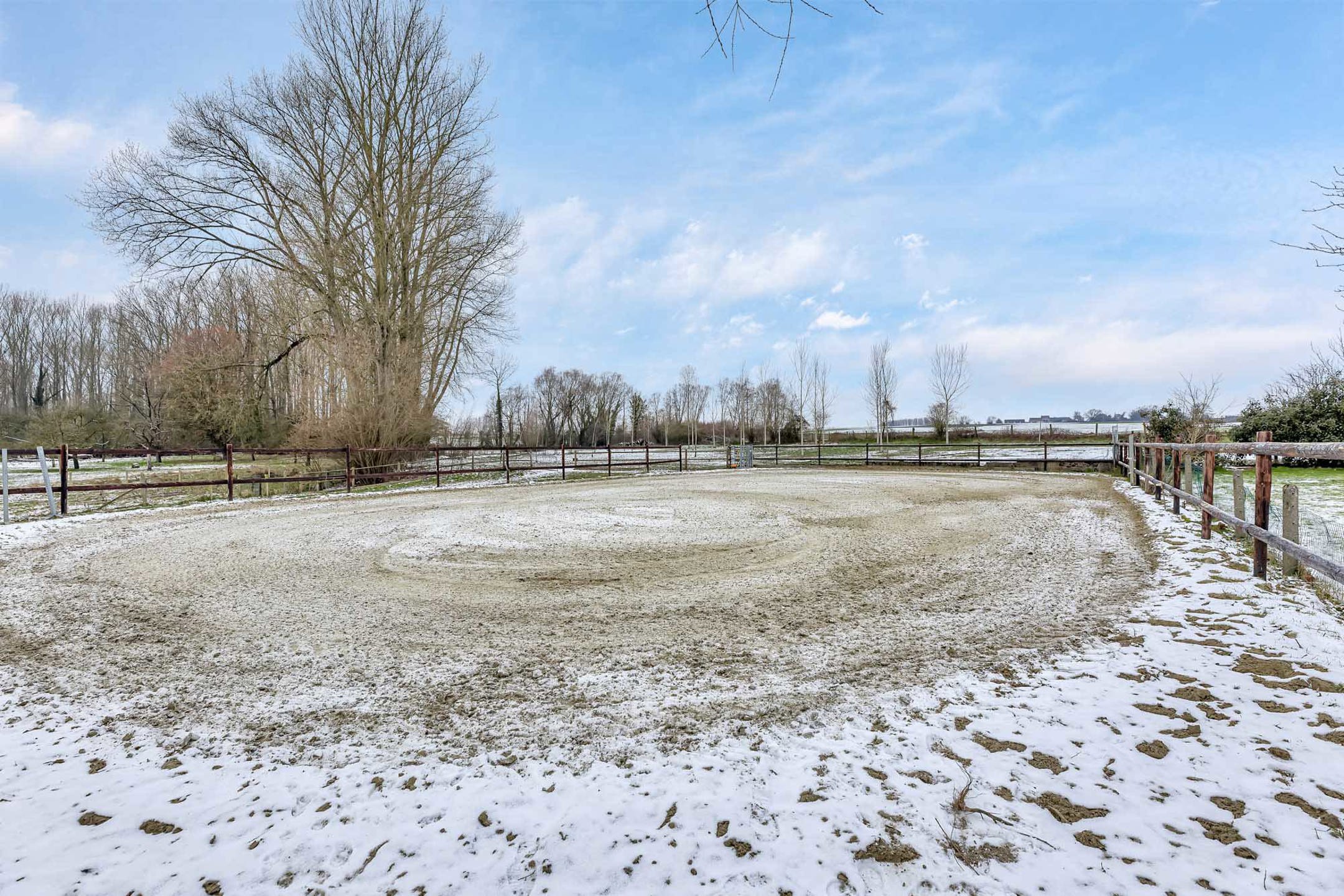 Instapklare woning met paardenaccommodatie te Ninove foto 10