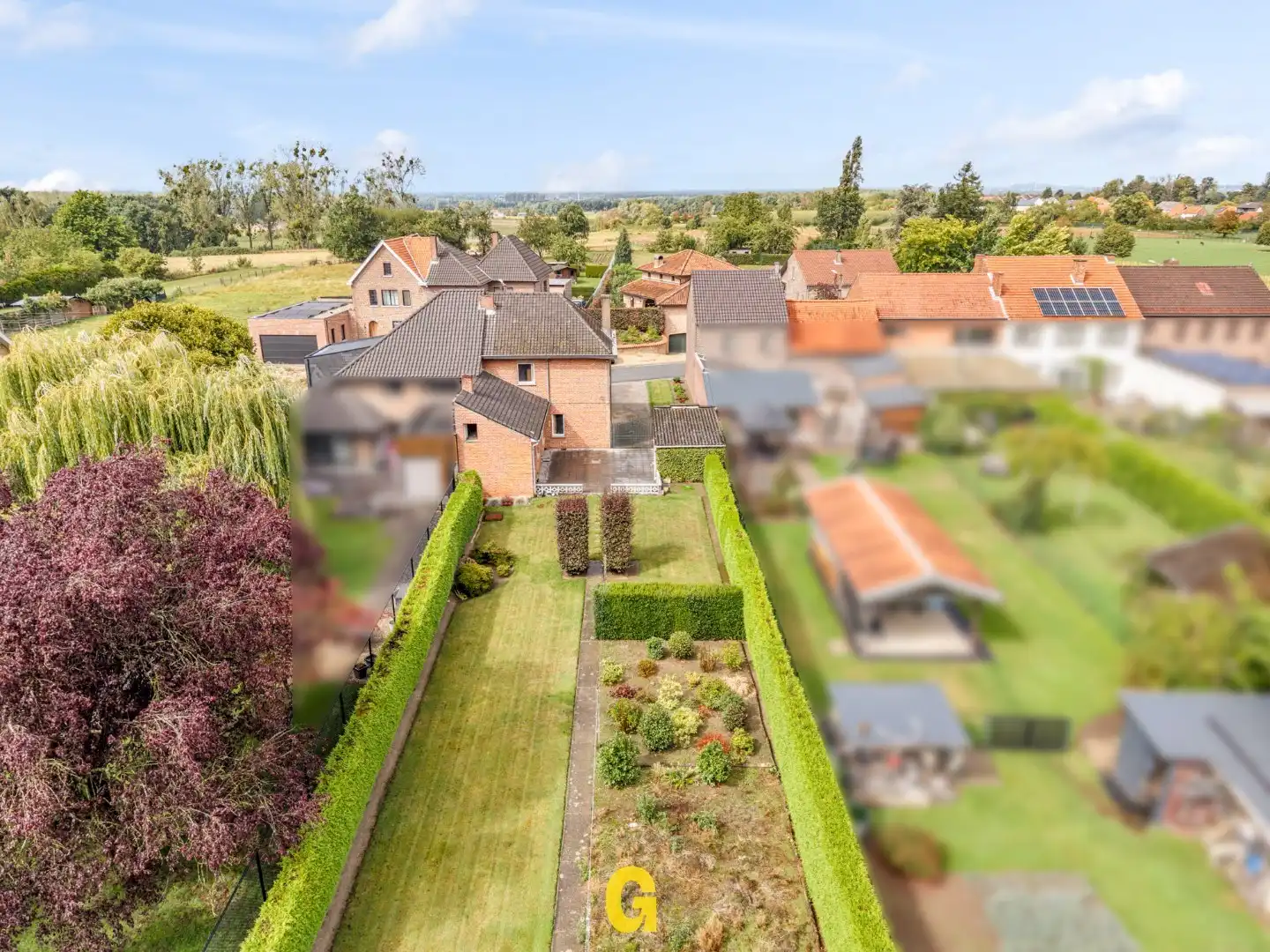 *** IN OPTIE *** Te renoveren halfvrijstaande woning met 3 slaapkamers en bijzonder ruime tuin op 14a 39ca foto 4