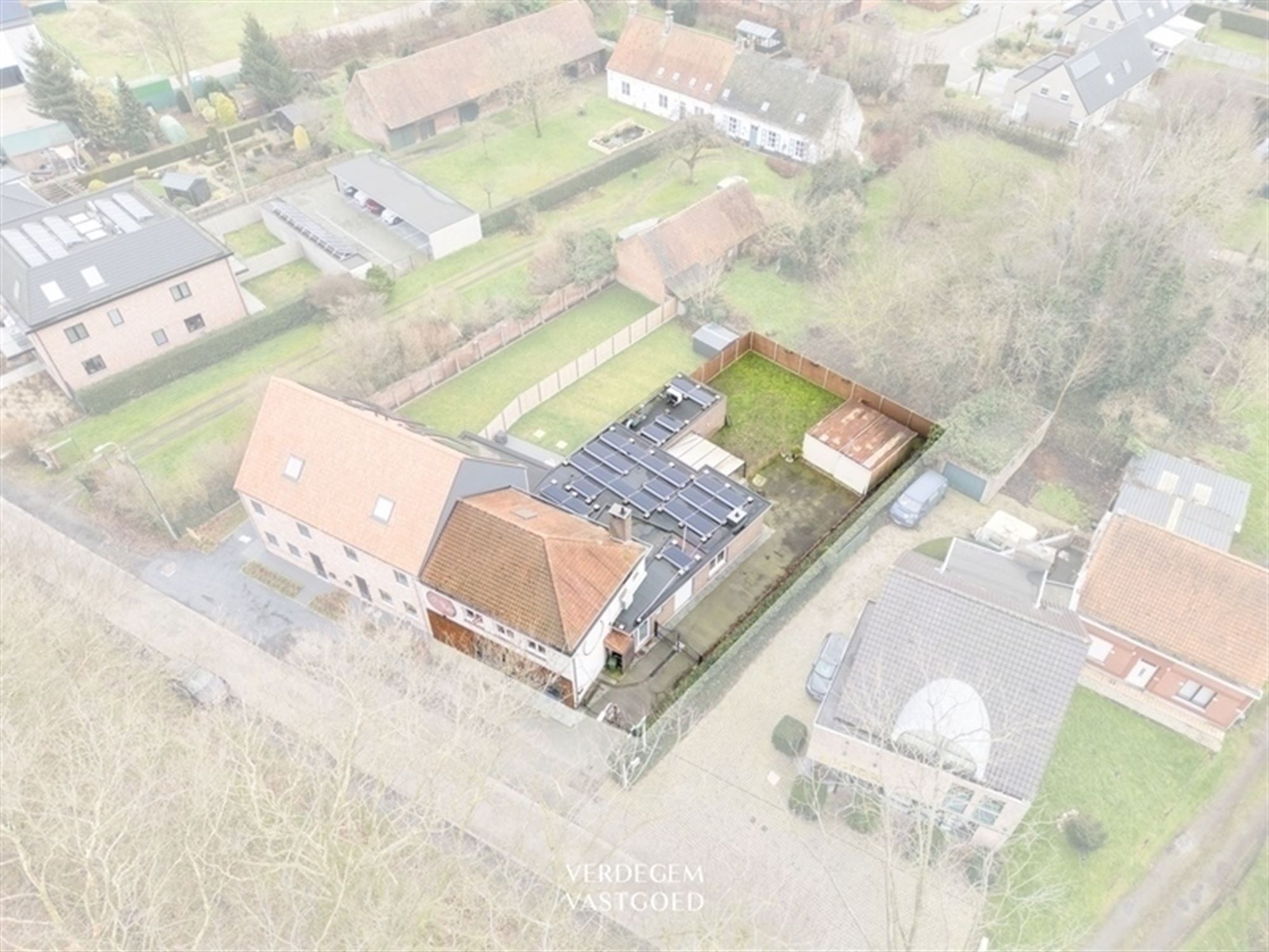 Wonen en werken op een unieke locatie: handelsgelijkvloers met appartement en tuin foto 26