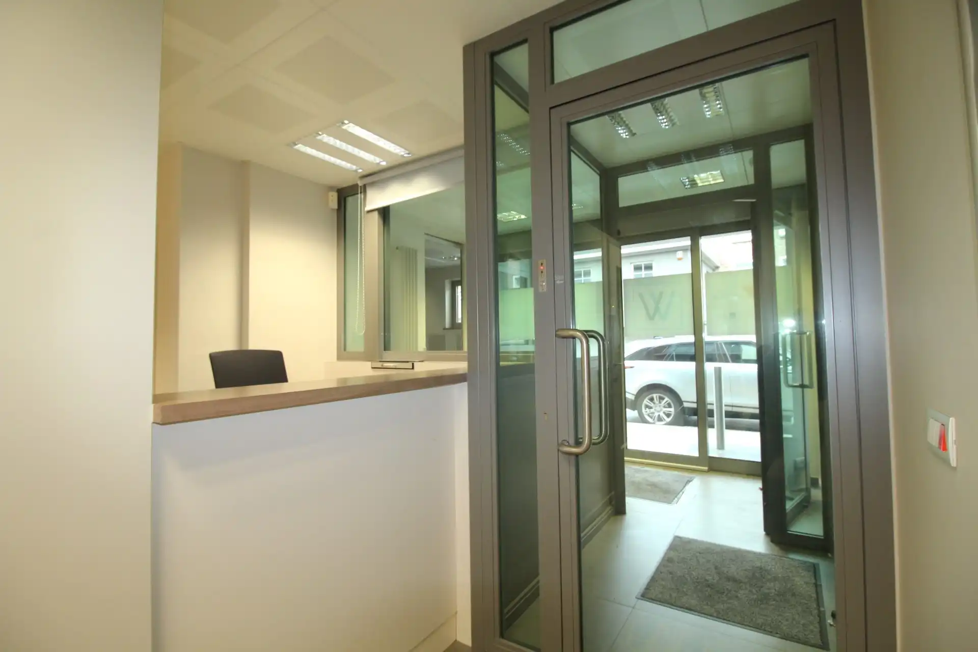 Handelsruimte te huur Tiegem foto 3