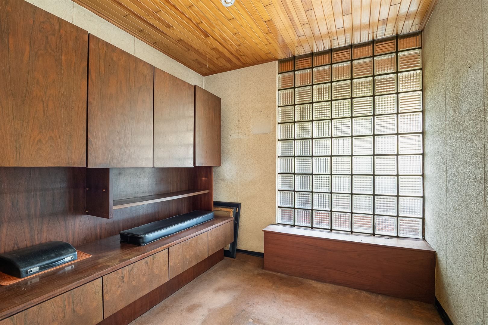 Te renoveren bel-etagewoning met veel potentieel! foto 8