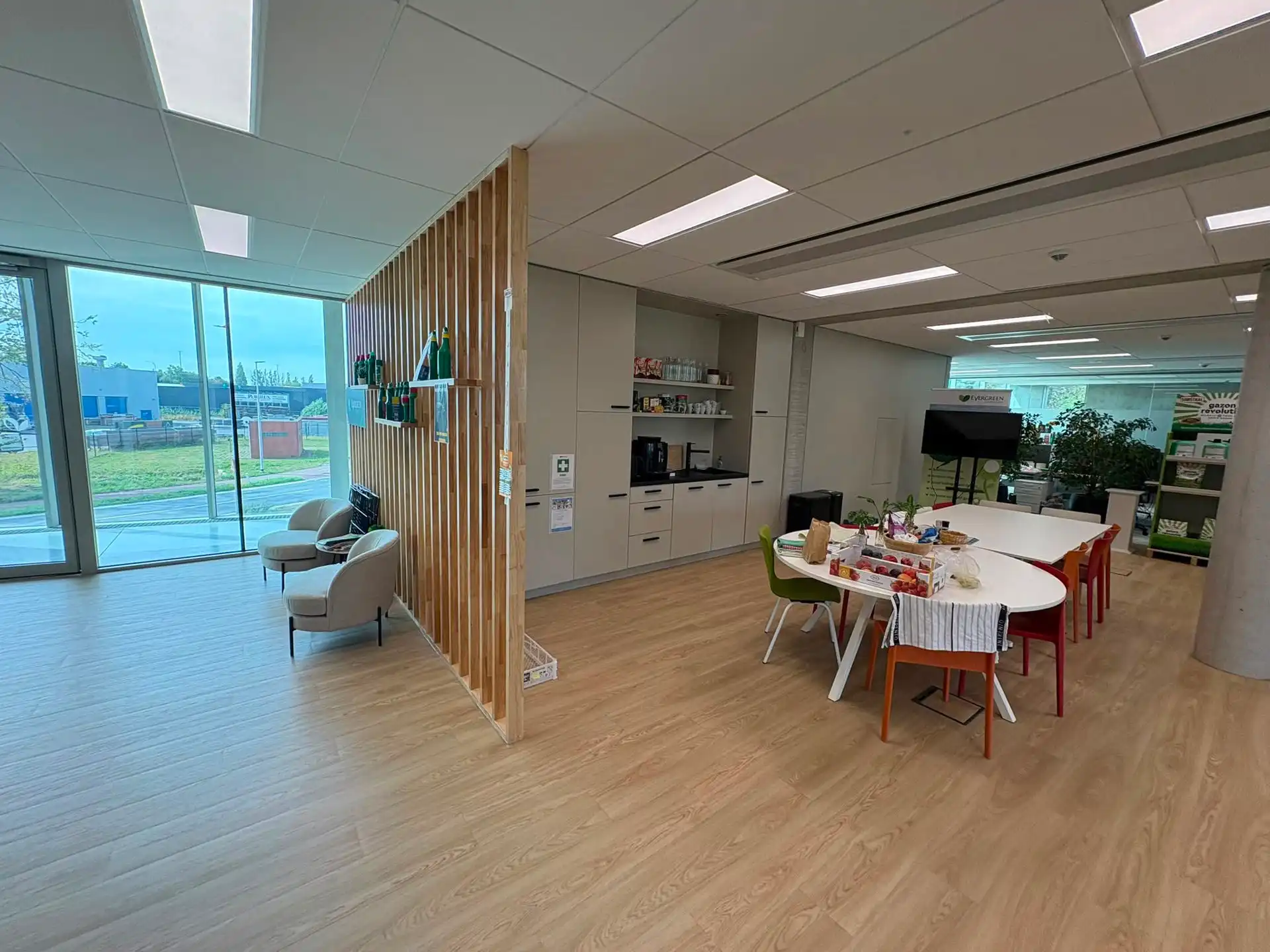 Moderne kantoorruimte 445 m² op toplocatie E17 in Lokeren foto 24